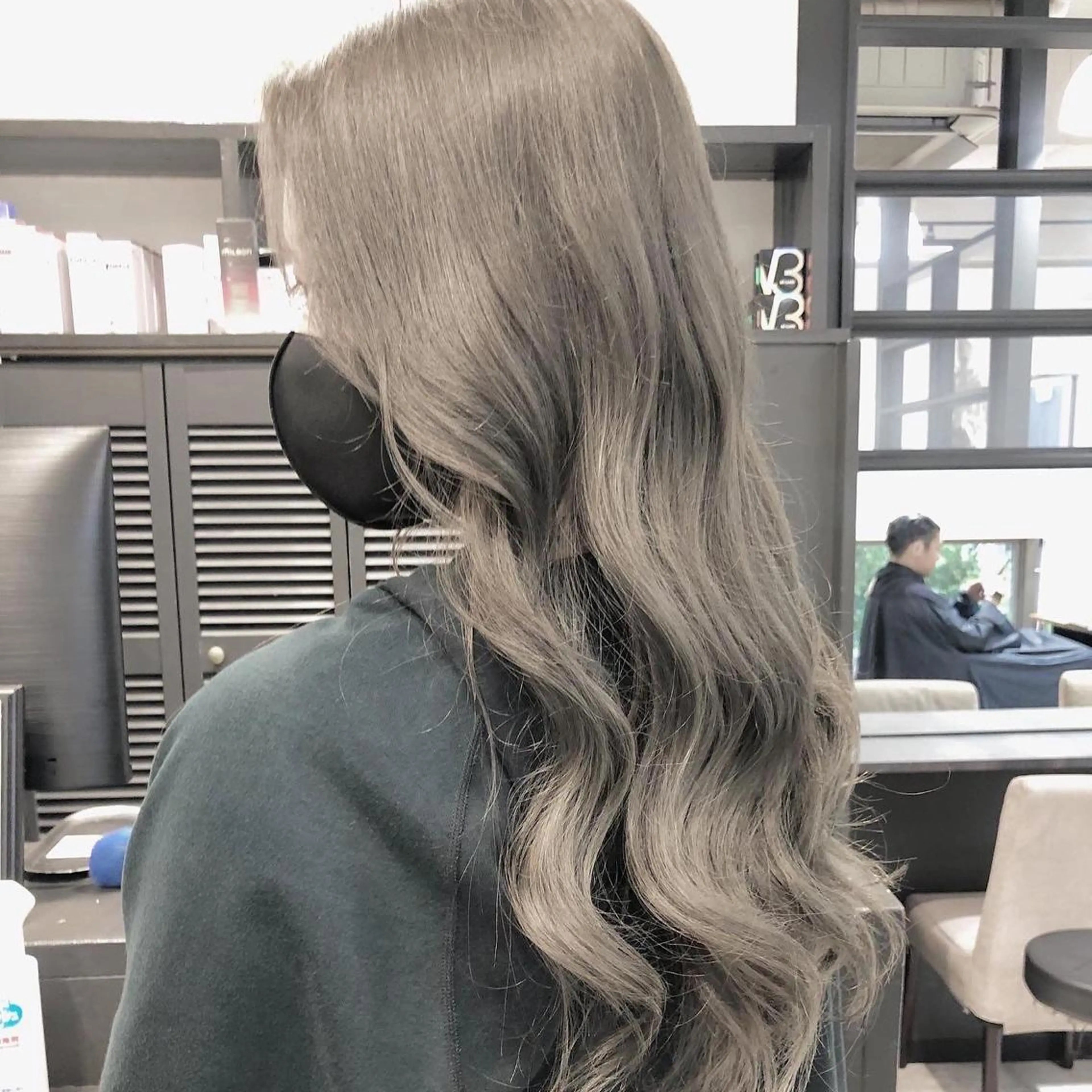 ロング カラー mimiiy梅田 中崎町ハイトーンのヘアスタイル