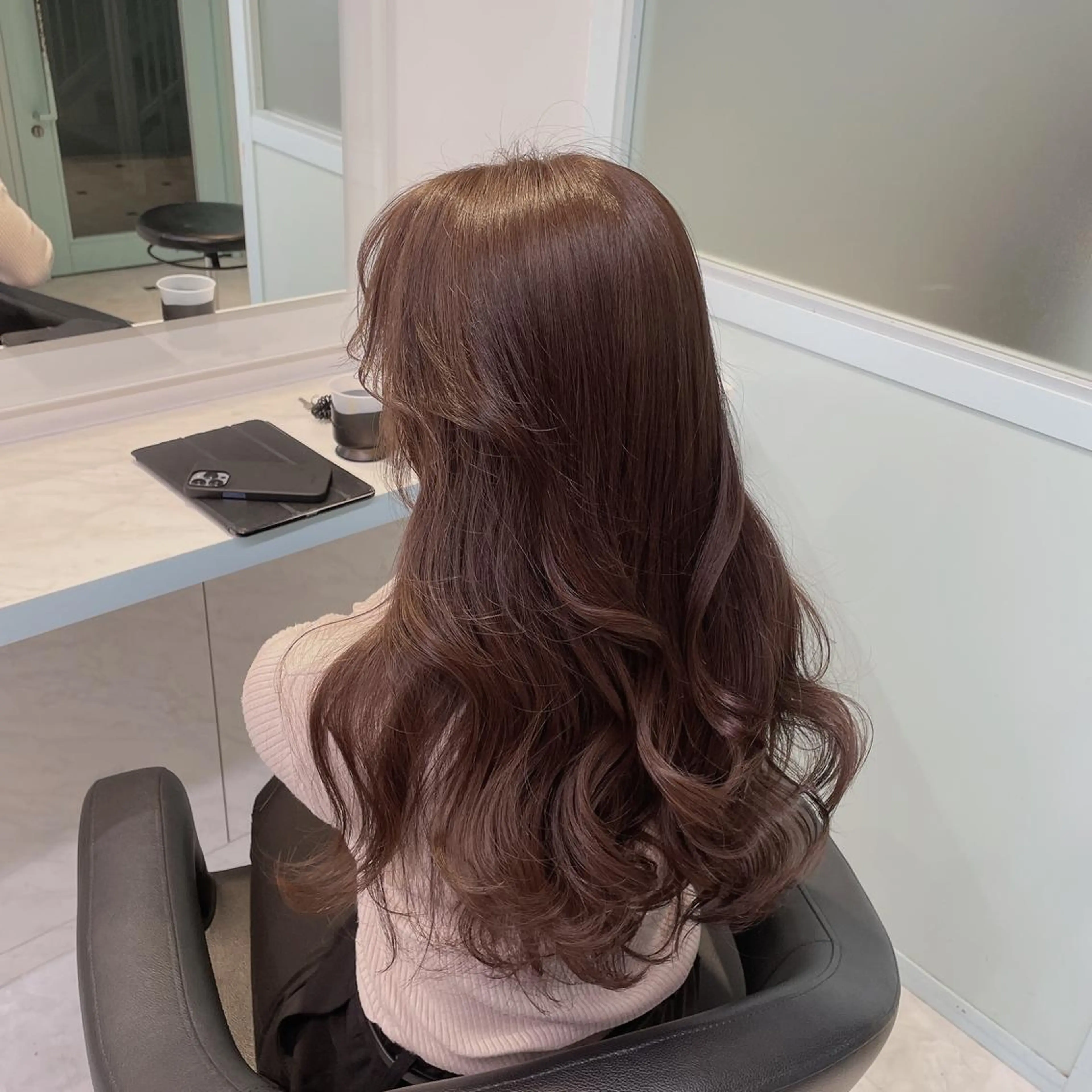 ミディアム ヘアカラー トリートメント サロウィン新宿三丁目East所属・💕冬モテ×上品色気 モテヘア💕山田航介のヘアスタイル