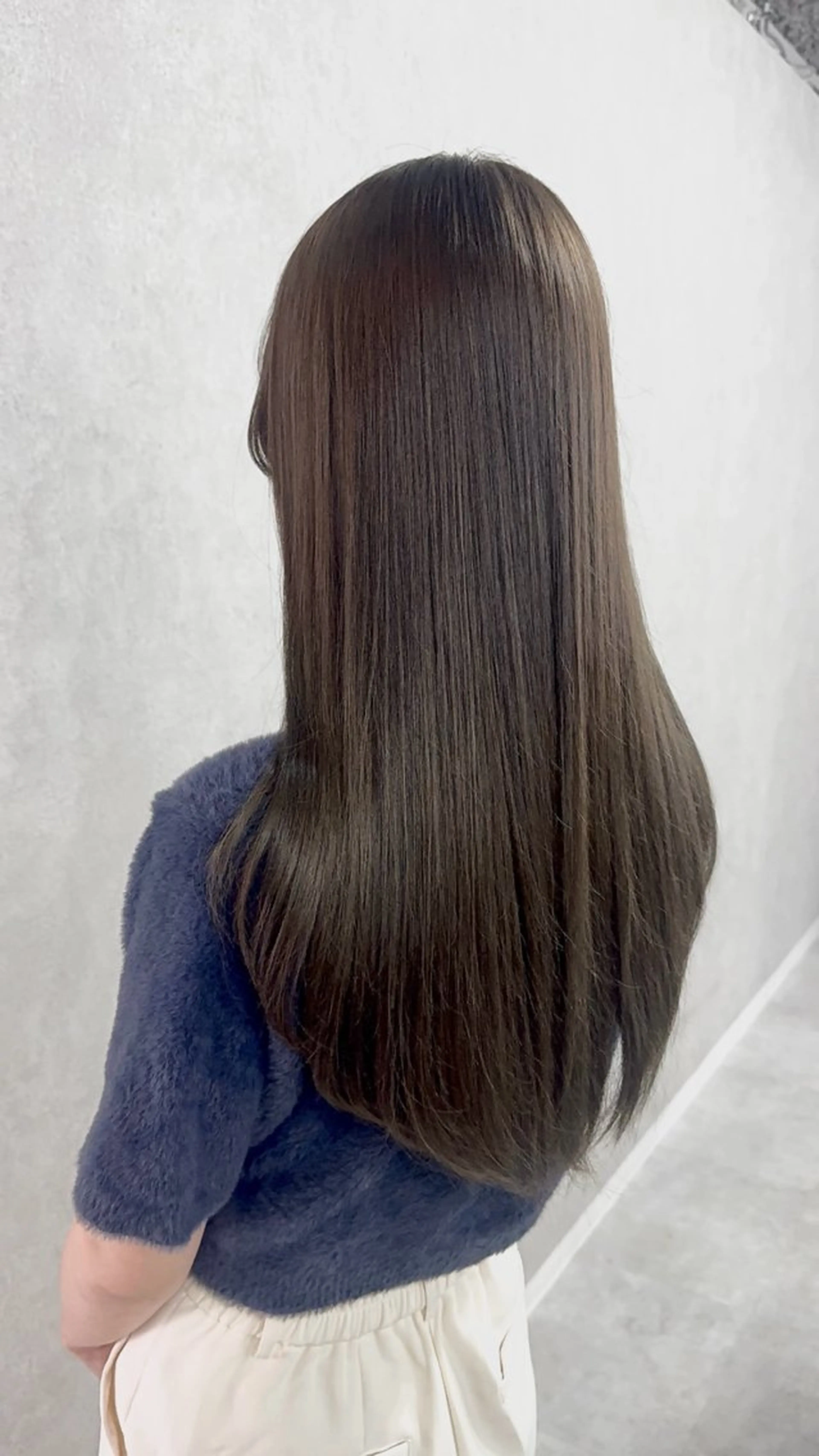 ロング カラー アッシュ アッシュブラウン ベージュカラー 黒髪 ブリーチ カット ヘアカラー トリートメント 赤み無し柔らかカラー 【梅田】madokaのヘアスタイル