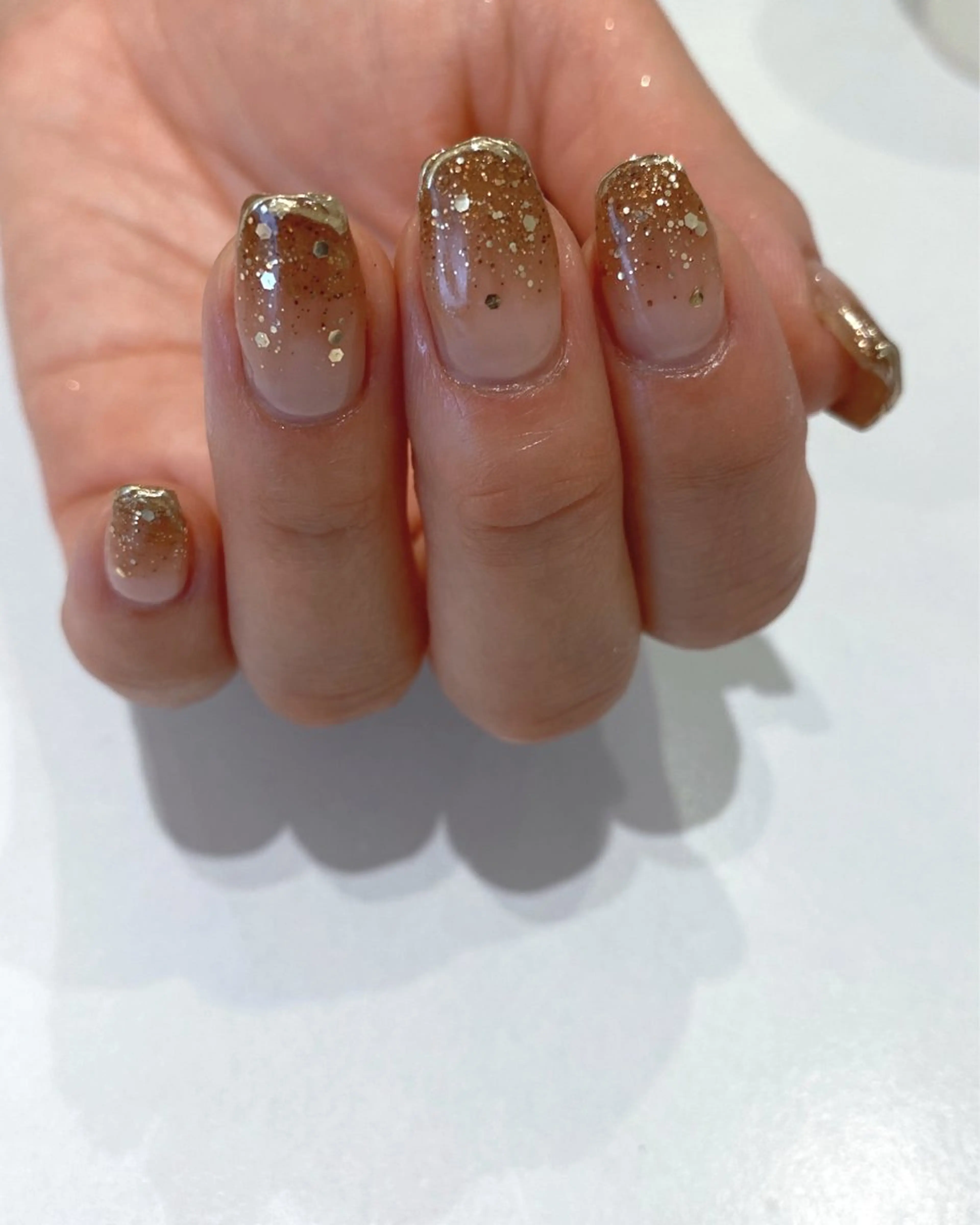 ネイル フレンチネイル グラデーション ミラーネイル Ann. nail.tokyo所属・Ann nailのネイルデザイン