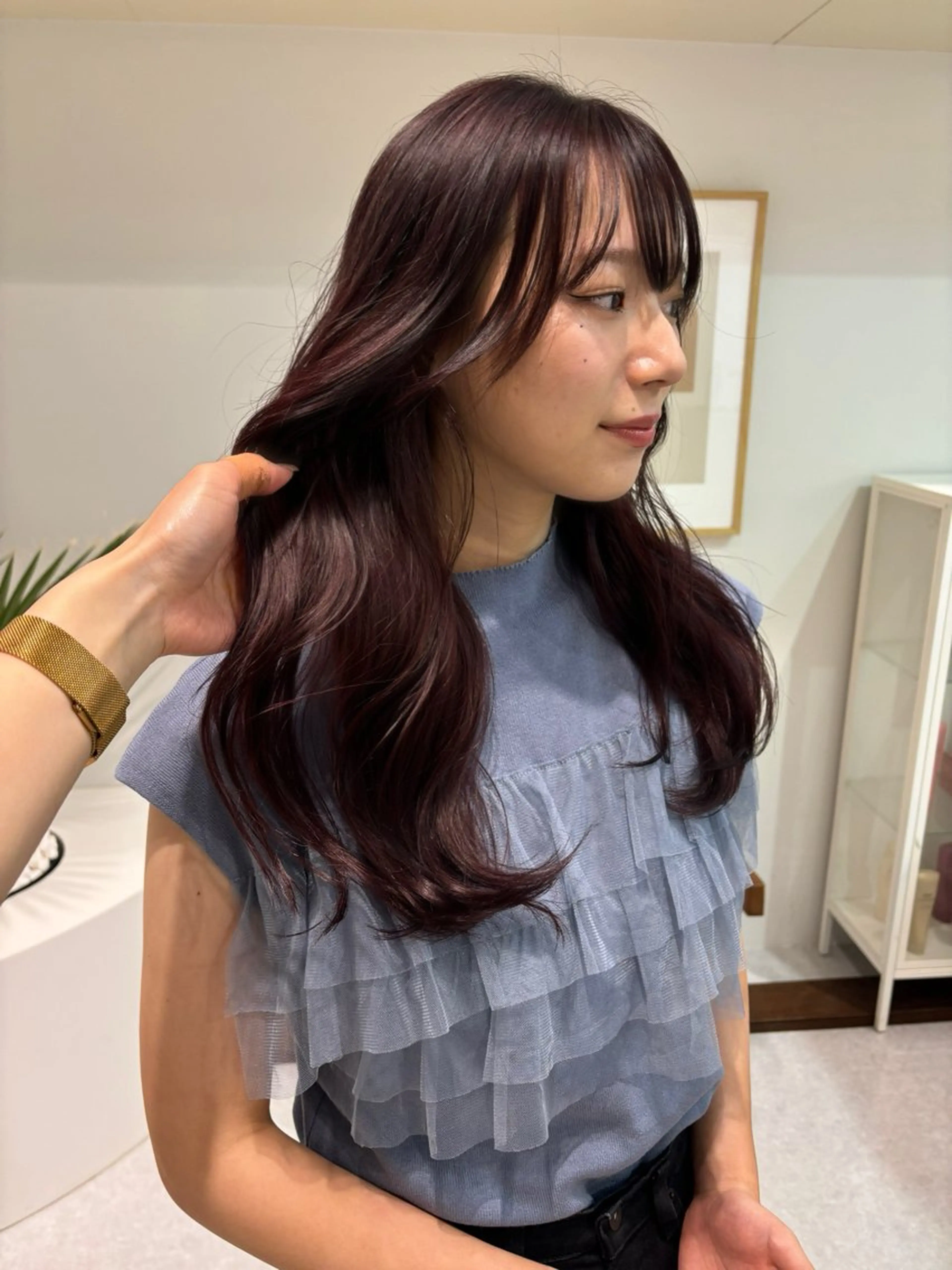 ロング カラー ブリーチ レッドカラー 顔まわりレイヤー レイヤーカット カット ヘアカラー トリートメント レイヤーカット🎀 kanaのヘアスタイル