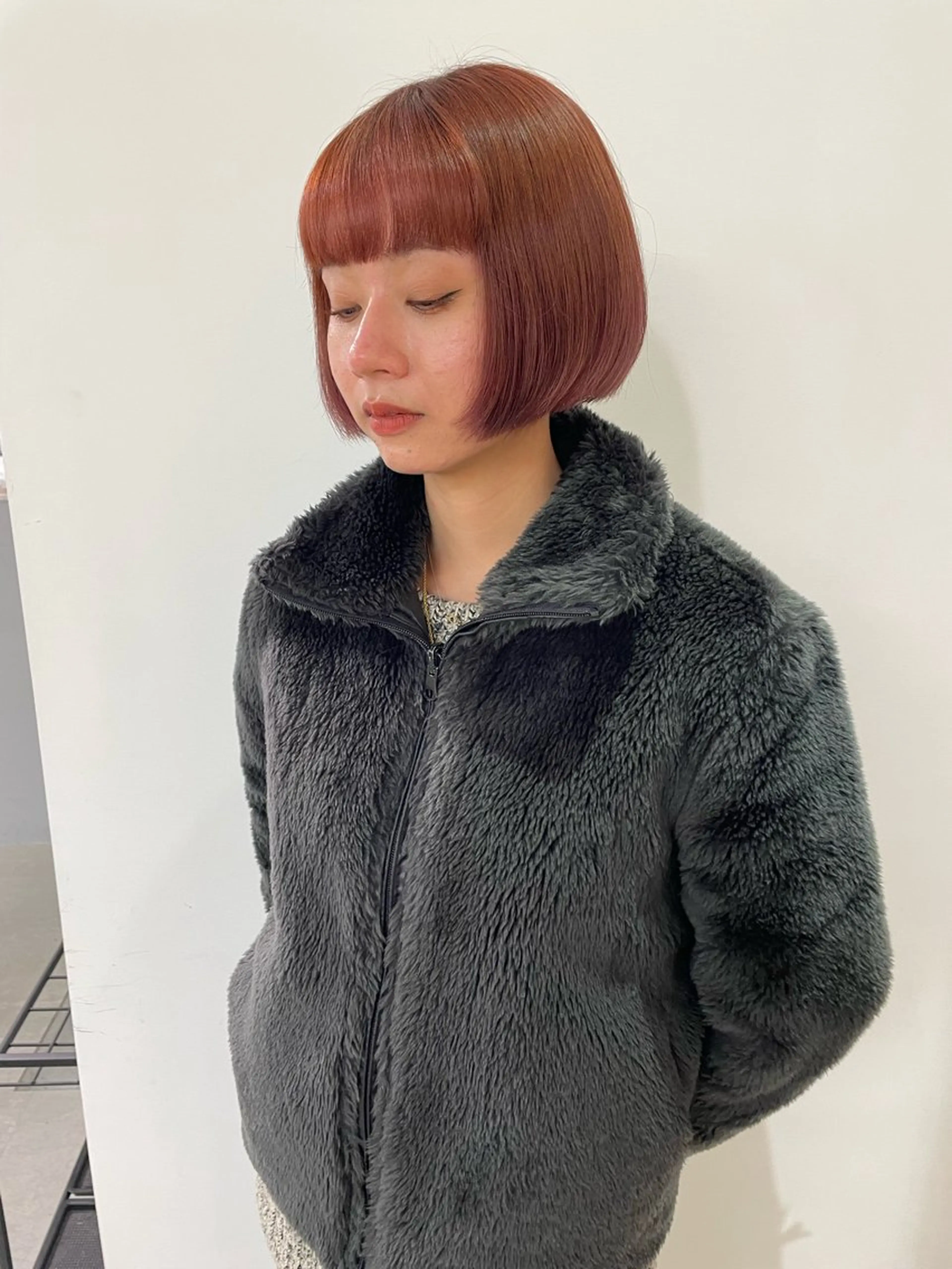 ミディアム カラー ベージュカラー ブラウンカラー オレンジ オレンジベージュ オレンジブラウン ヘアカラー トリートメント MIU/ルーツカラー ボブ/顔周りレイヤーのヘアスタイル