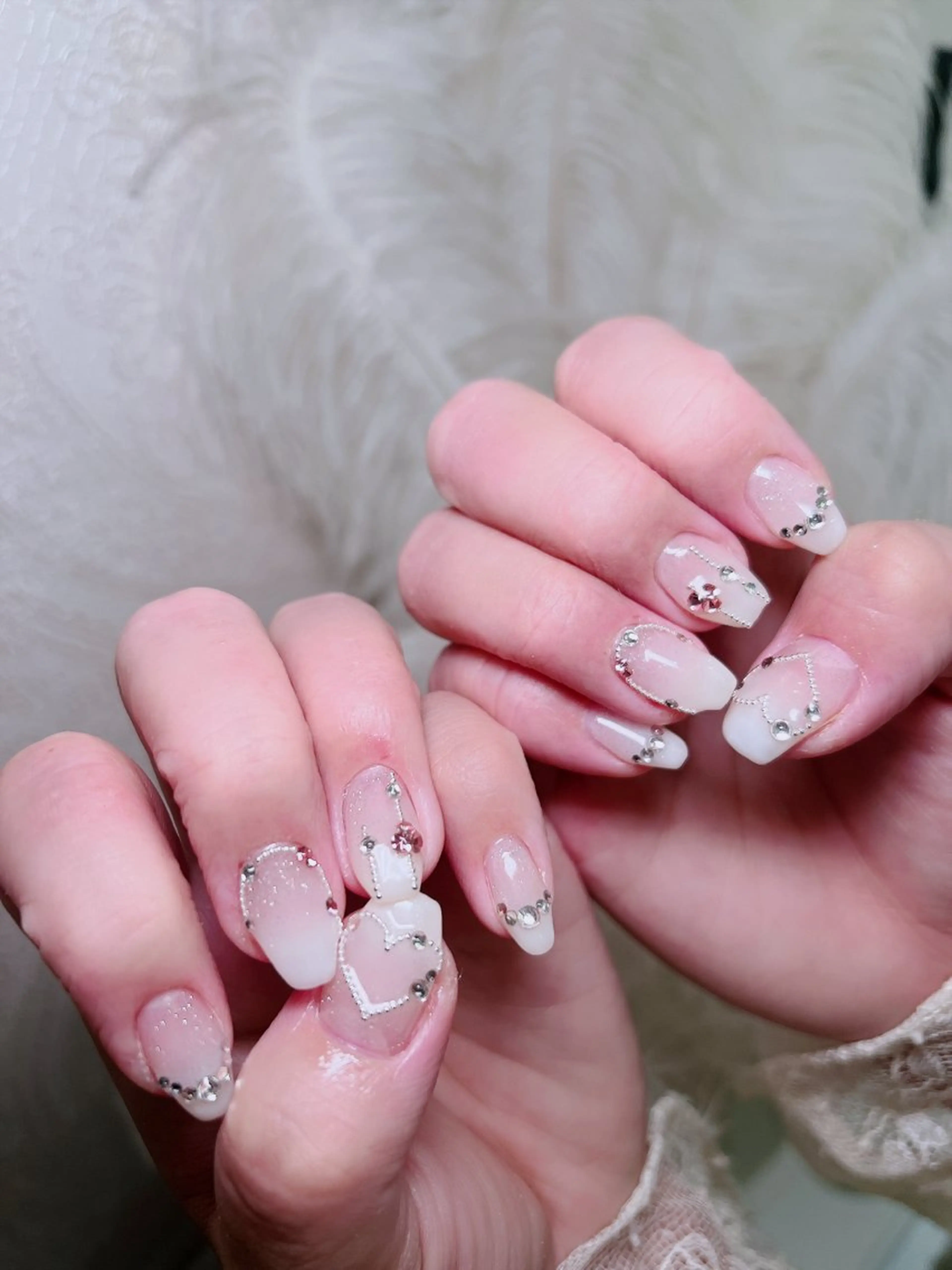 ネイル ワンホンネイル ハンドネイル Ubuntu🎀 ネイルサロン✨のネイルデザイン
