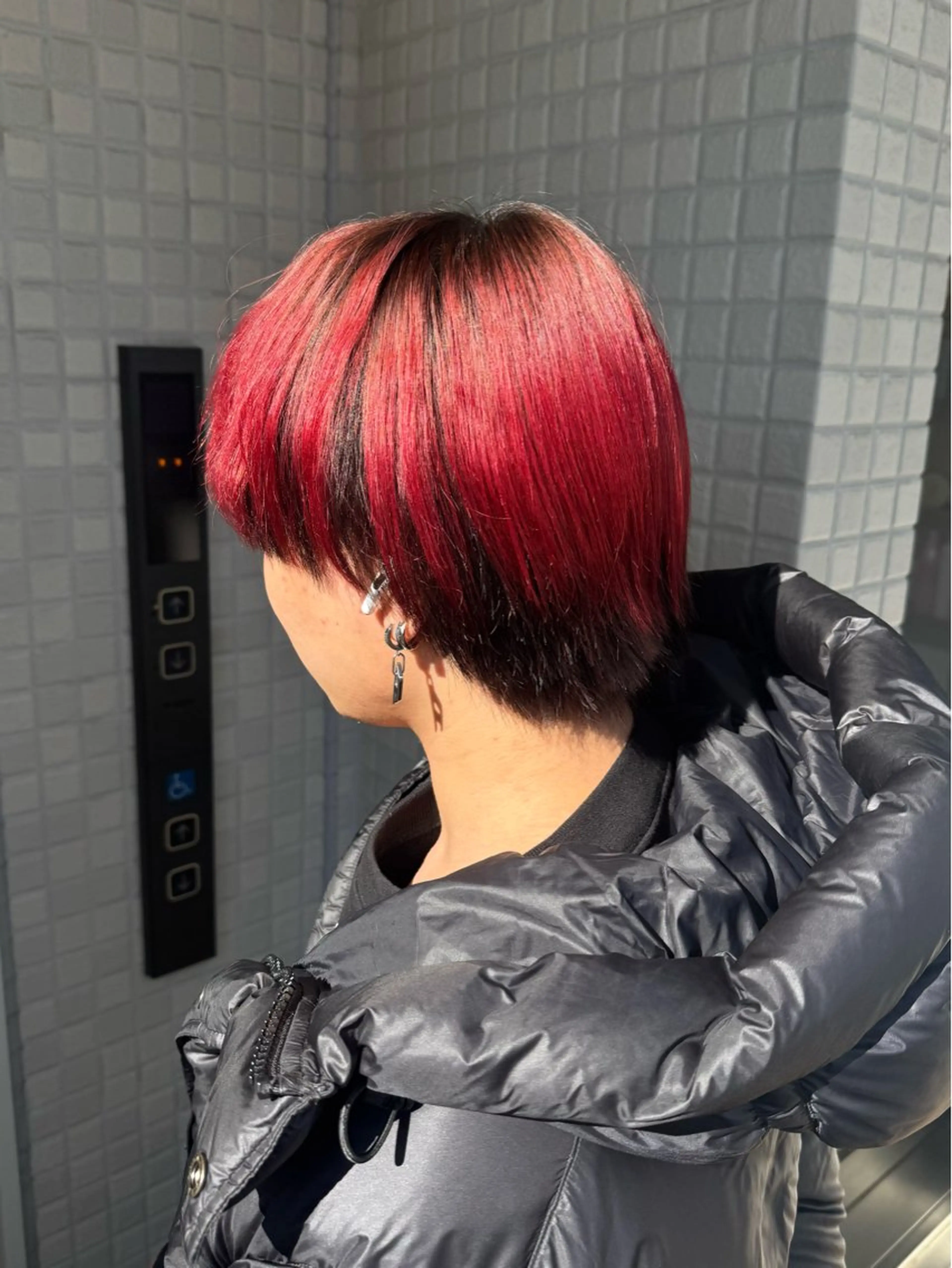 ショート カラー デザインカラー インナーカラー レッドカラー ヘアカラー 縮毛矯正/艶暖色 カラー/パーマひふみのヘアスタイル