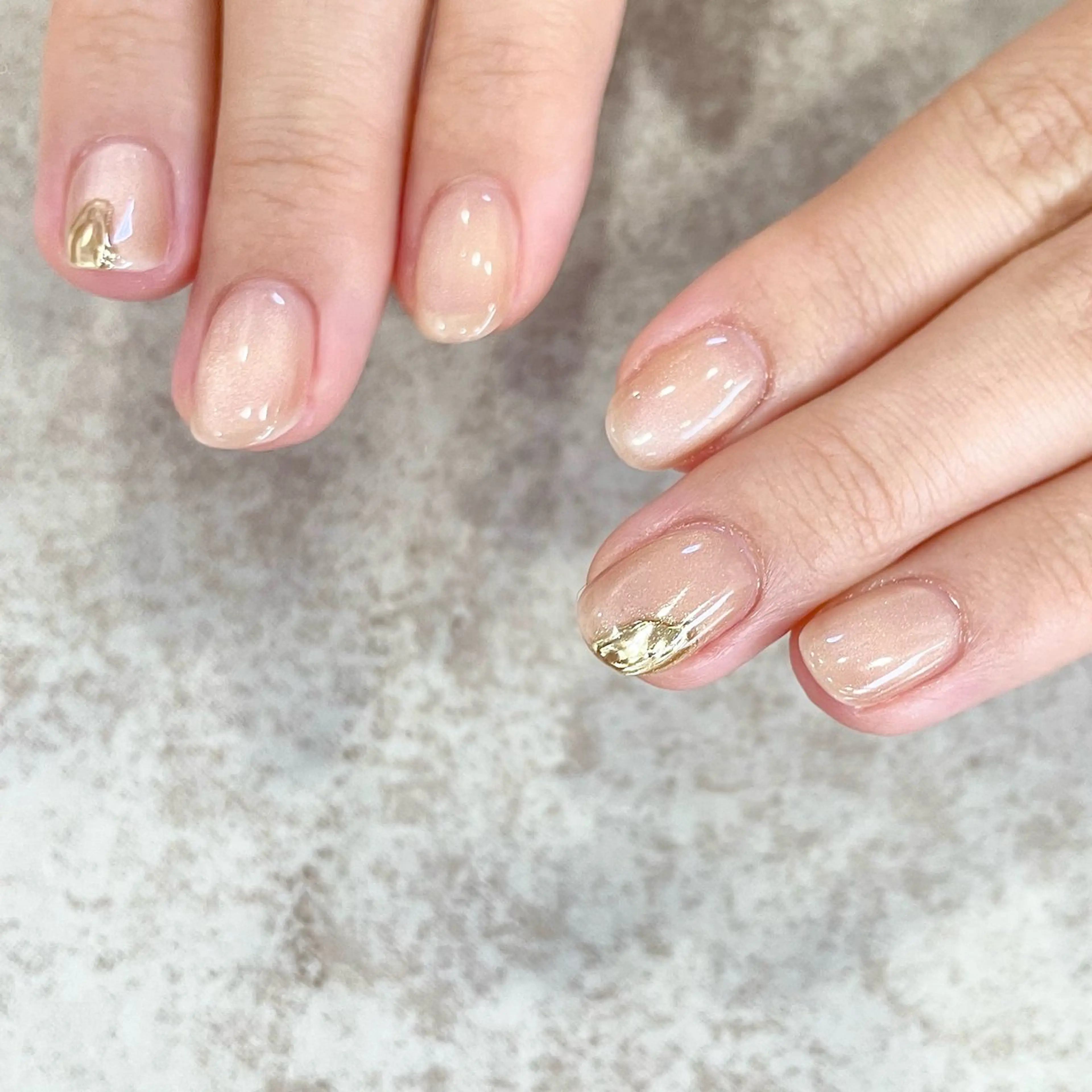 ネイル ゴールド マグネットネイル amity personal nail salon所属・amity 🌿madokaのネイルデザイン