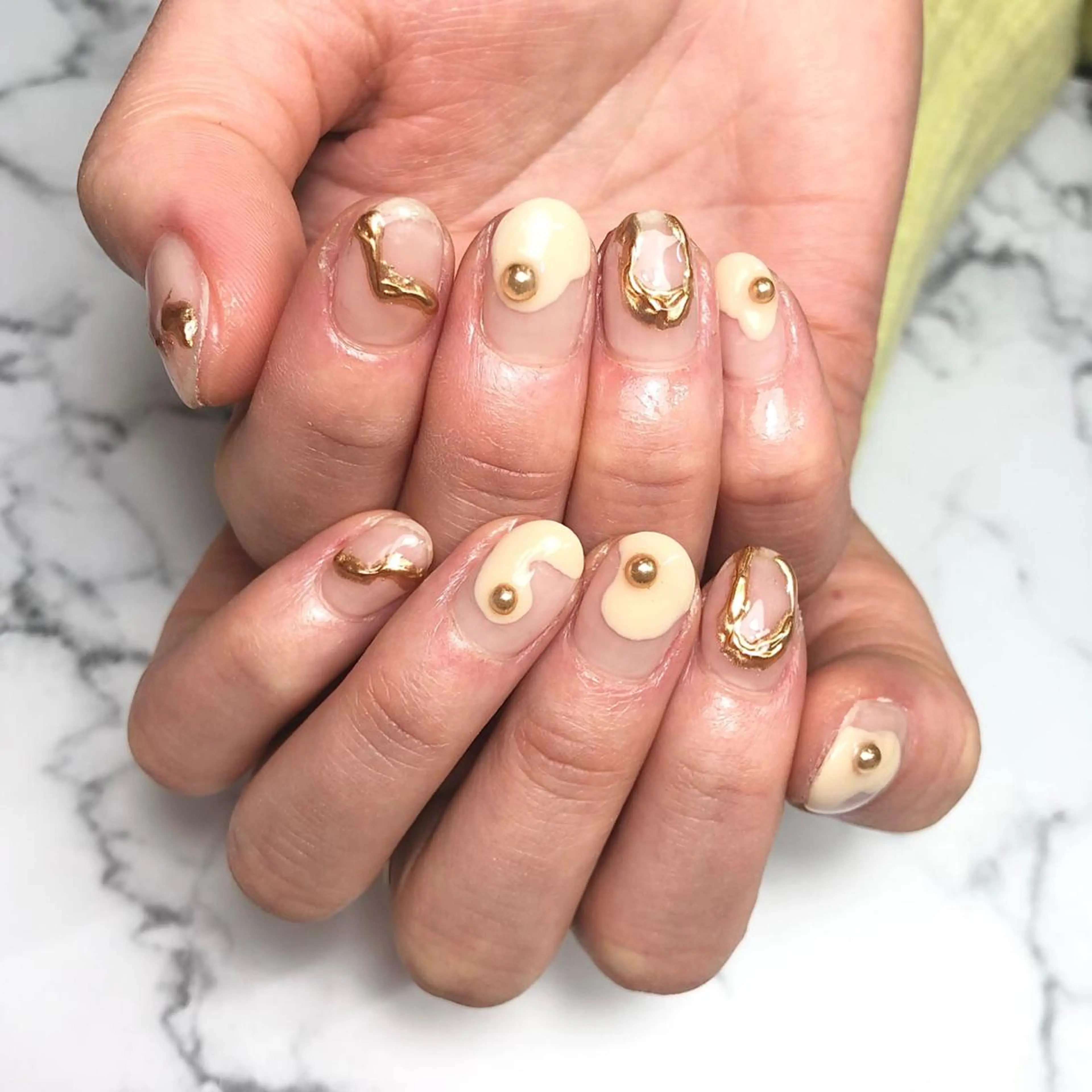ネイル アートネイル ゴールド 韓国ネイル ミラーネイル ワンカラーネイル ハンドネイル NAIL NOWのネイルデザイン