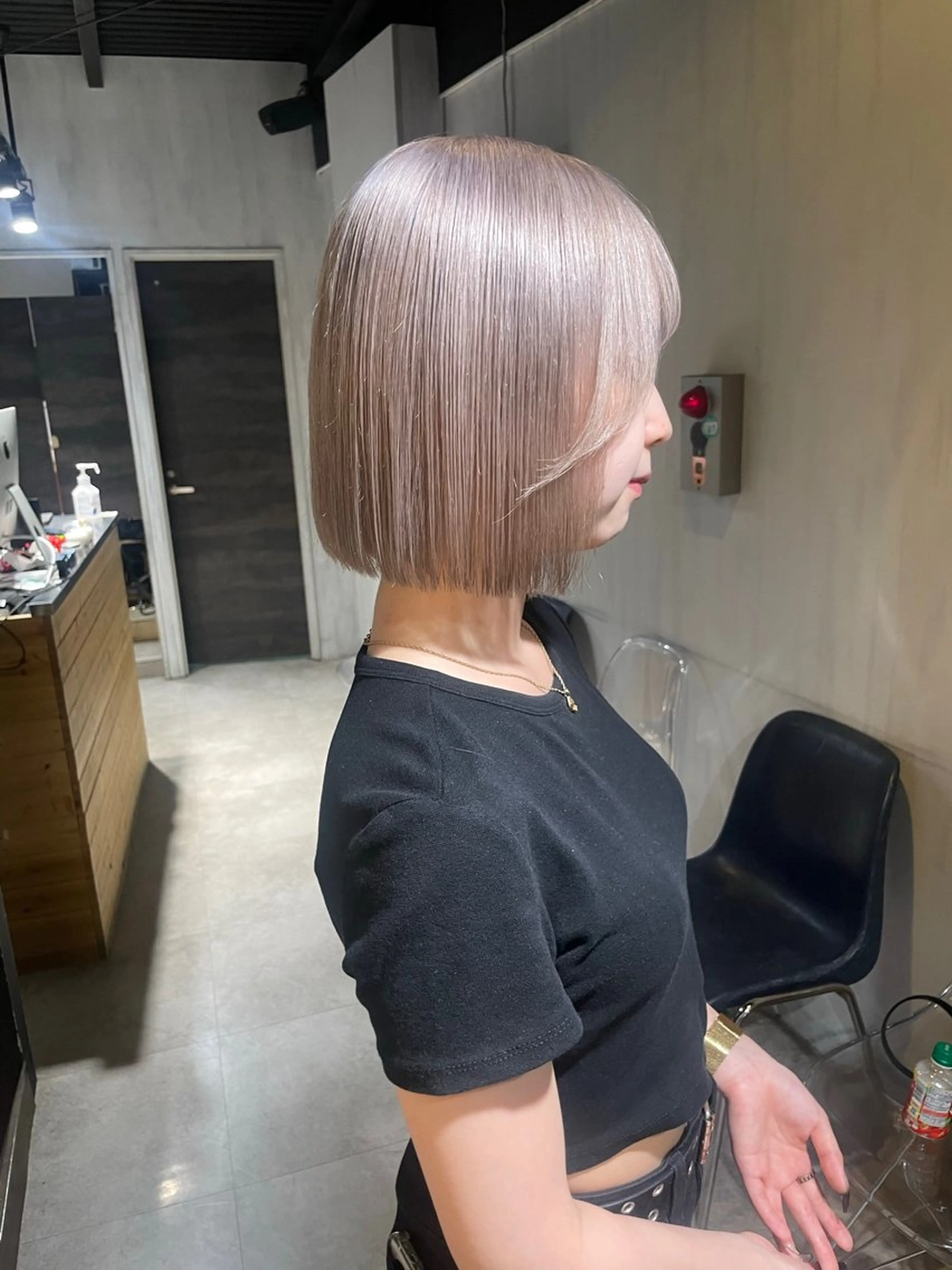 ミディアム カラー ヘアカラー トリートメント ヘッドスパ ヘアセット 🦋ハイトーンボブ ショート🦋トシキのヘアスタイル