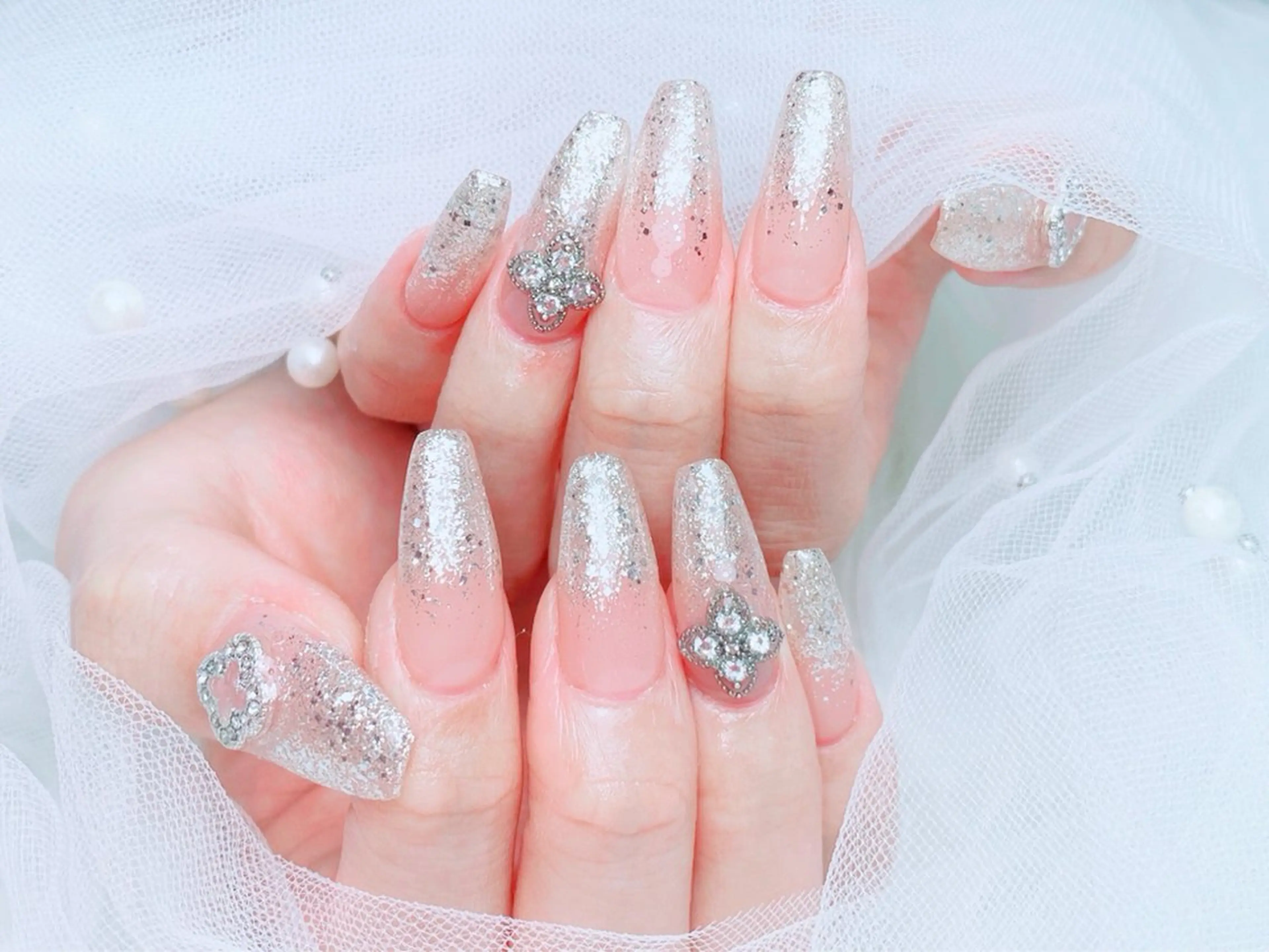 ネイル オーロラネイル チークネイル 長さ出し フットネイル フレンチネイル ハンドネイル ハンドケア lily nailのネイルデザイン