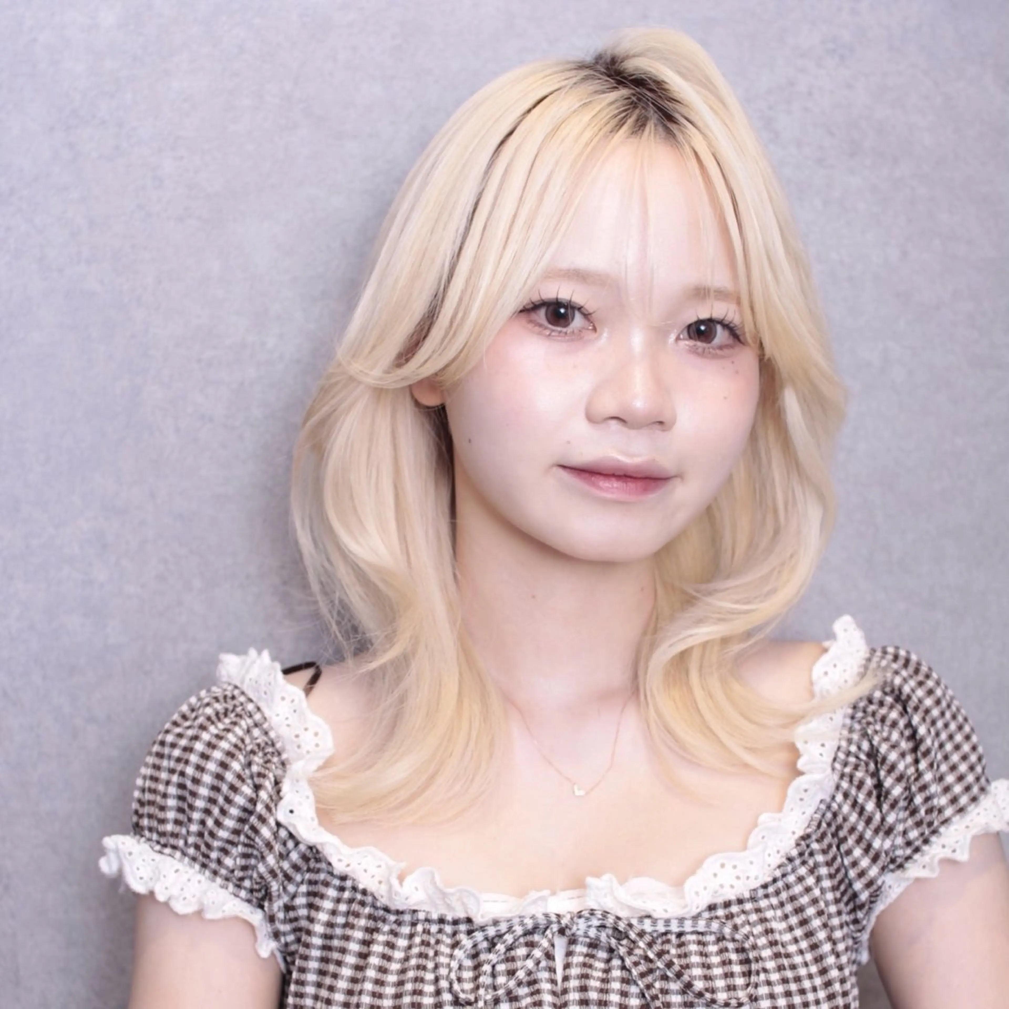 ミディアム カット ハイトーン/ピンク 🎀山岸 沙弥香のヘアスタイル