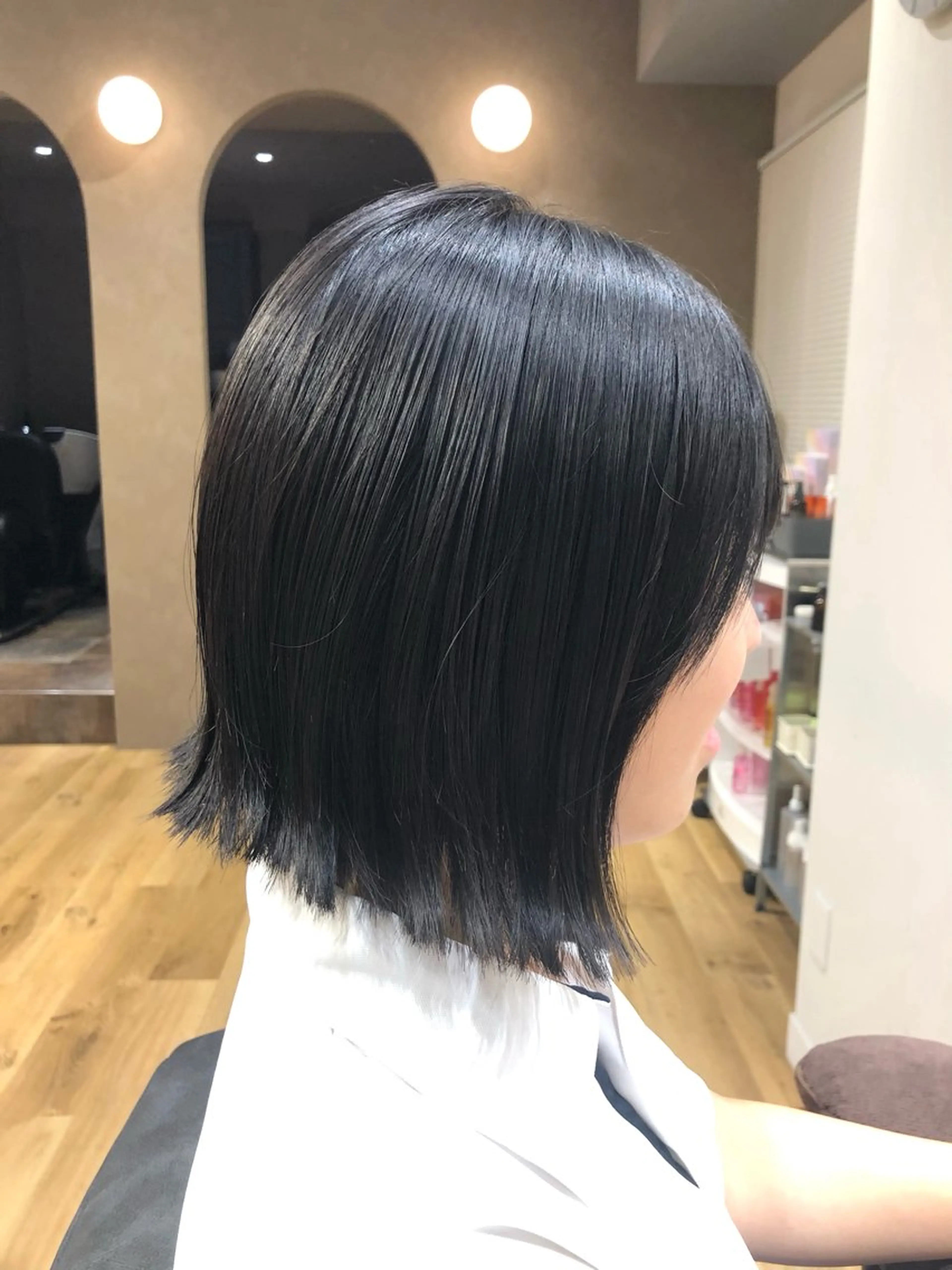 ショート ボブ 外ハネヘア まつい みるのヘアスタイル