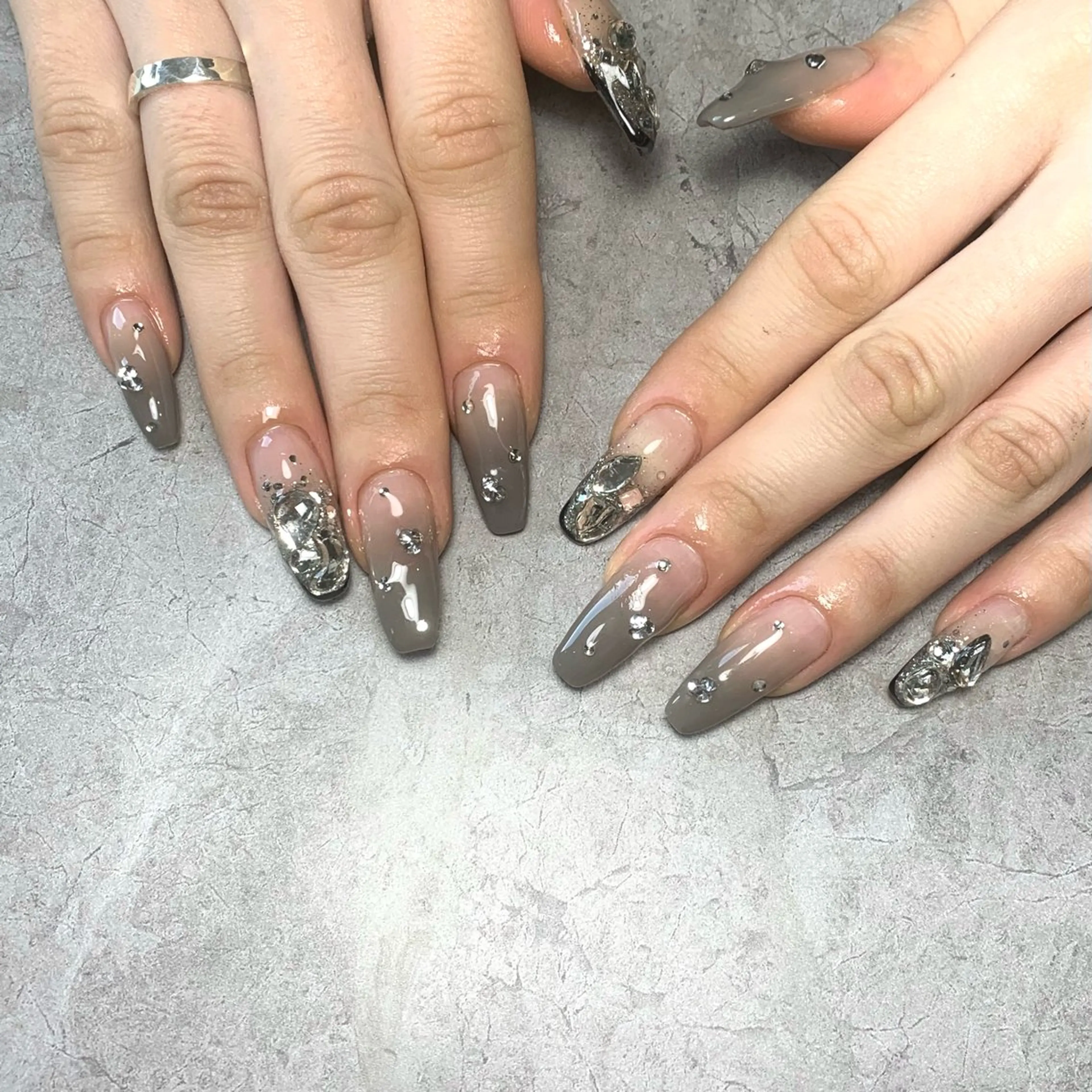 ネイル キラキラネイル 韓国ネイル ワンホンネイル ハンドネイル Nail Salon Lillion【リリオン】所属・lillion karenのネイルデザイン