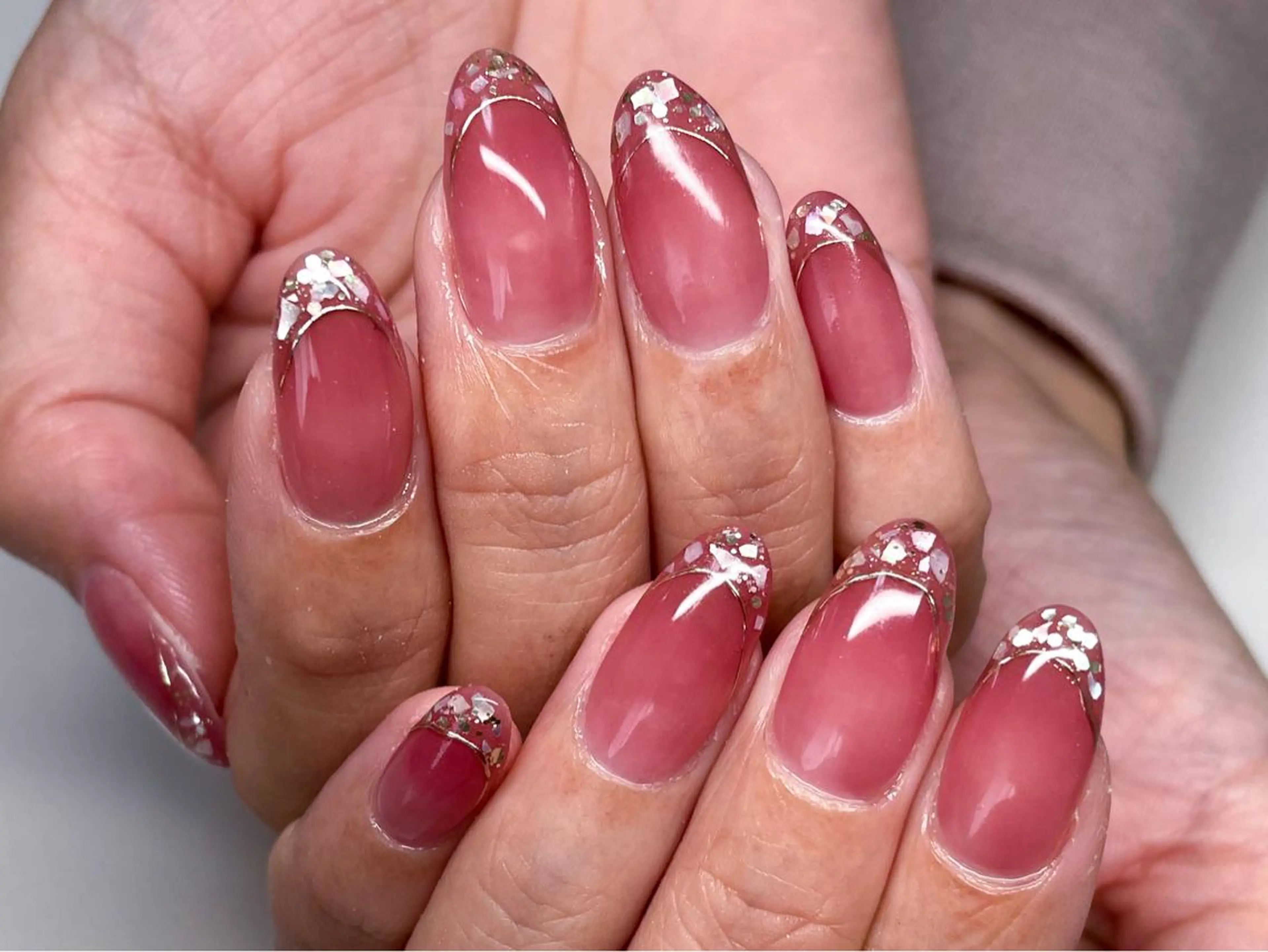ミディアム ネイル フレンチネイル ガラスフレンチ Nail salon Amicalのネイルデザイン