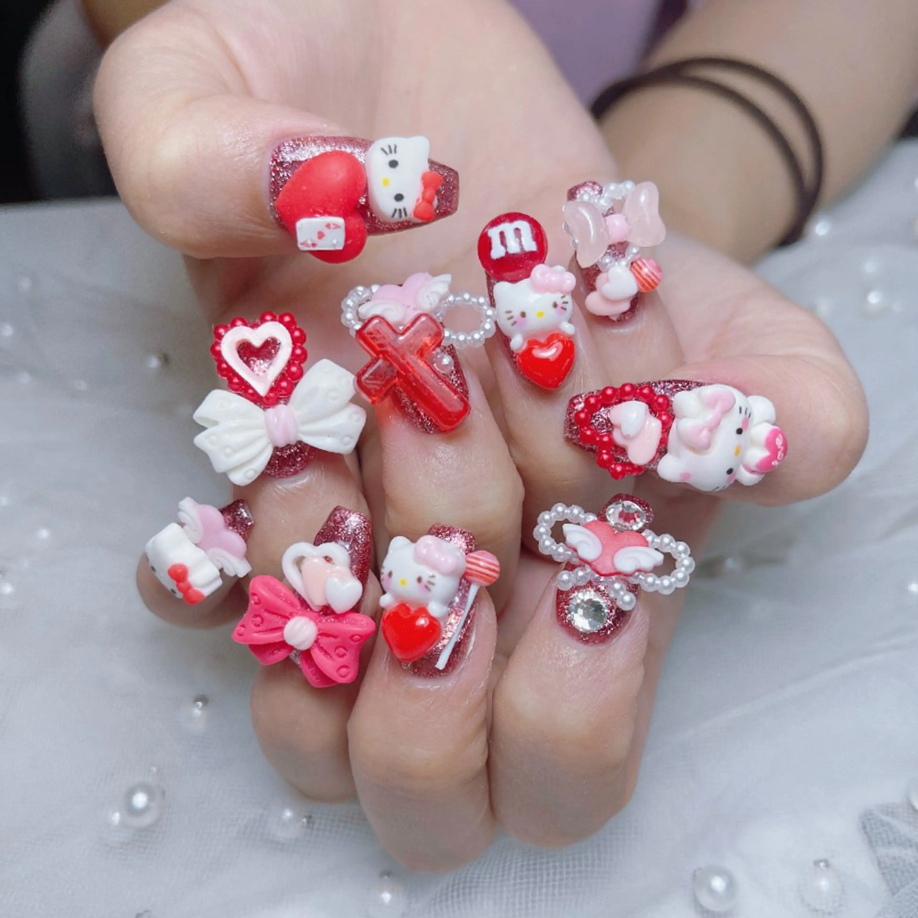 ネイル オーロラネイル 成人式 フレンチネイル ハート 韓国ネイル ハンドネイル MELODY BEAUTY SALON所属・Melody  スカルプ専門店のネイルデザイン