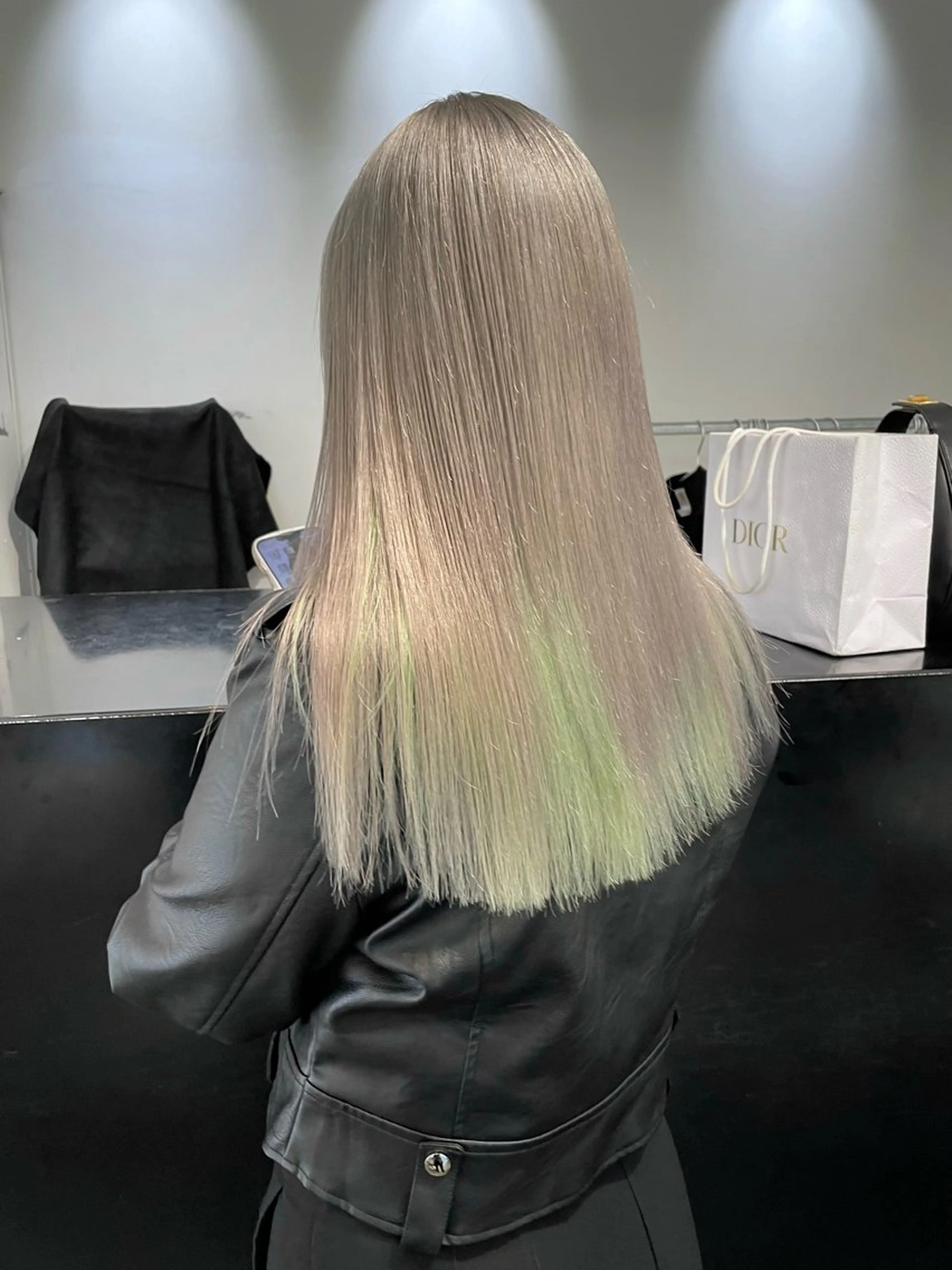 ロング カラー ヘアアレンジ ブリーチ デザインカラー ミント ミントグリーン シルバー カット ヘアカラー トリートメント 💗艶髪ハイトー ンAYAKA💗のヘアスタイル