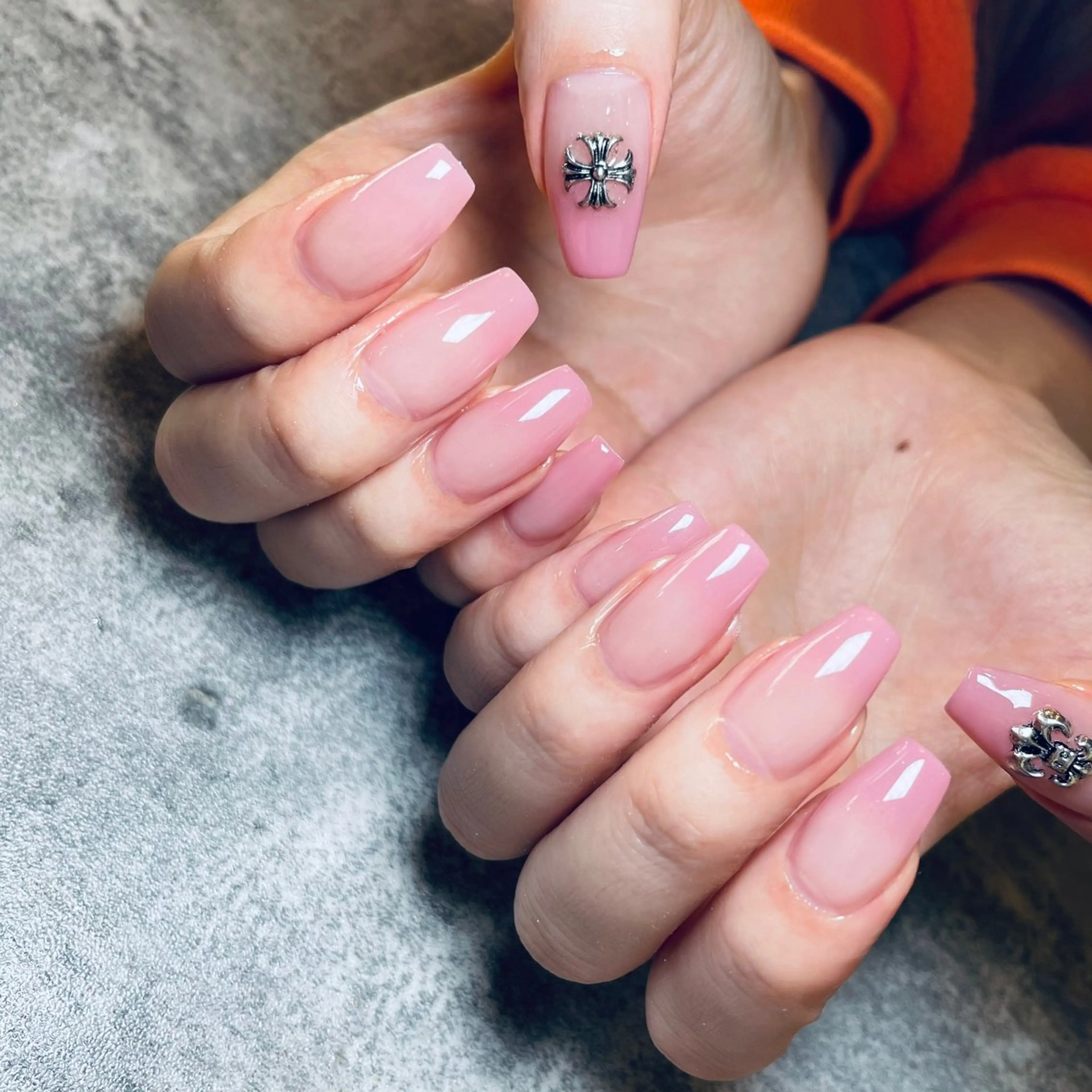 ネイル グラデーション ピンク TRUE  LA NAIL.byChloe所属・TRUE LA NAIL.のネイルデザイン