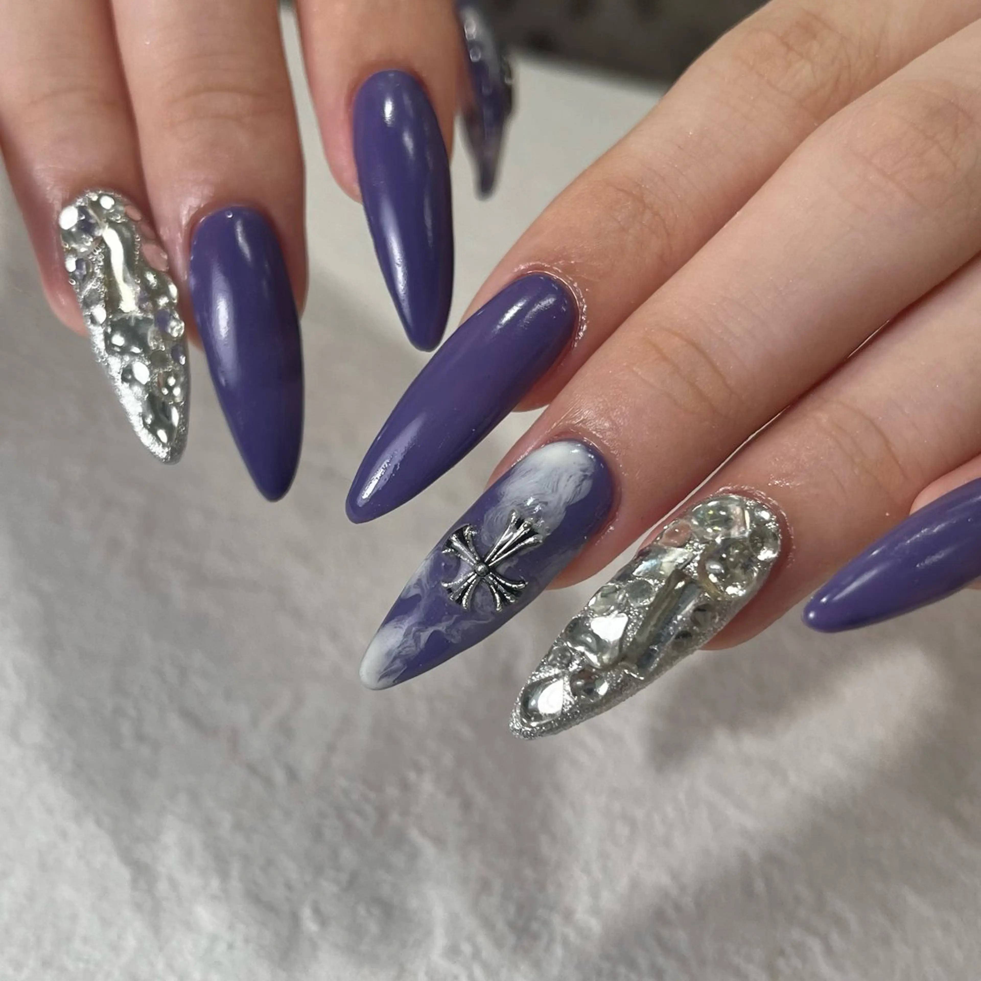 ネイル ロングネイル パープル スカルプネイル ストーンネイル ネイルチップ ハンドネイル para ☀︎ sol by BECK所属・Para Sol nail　Maoのネイルデザイン