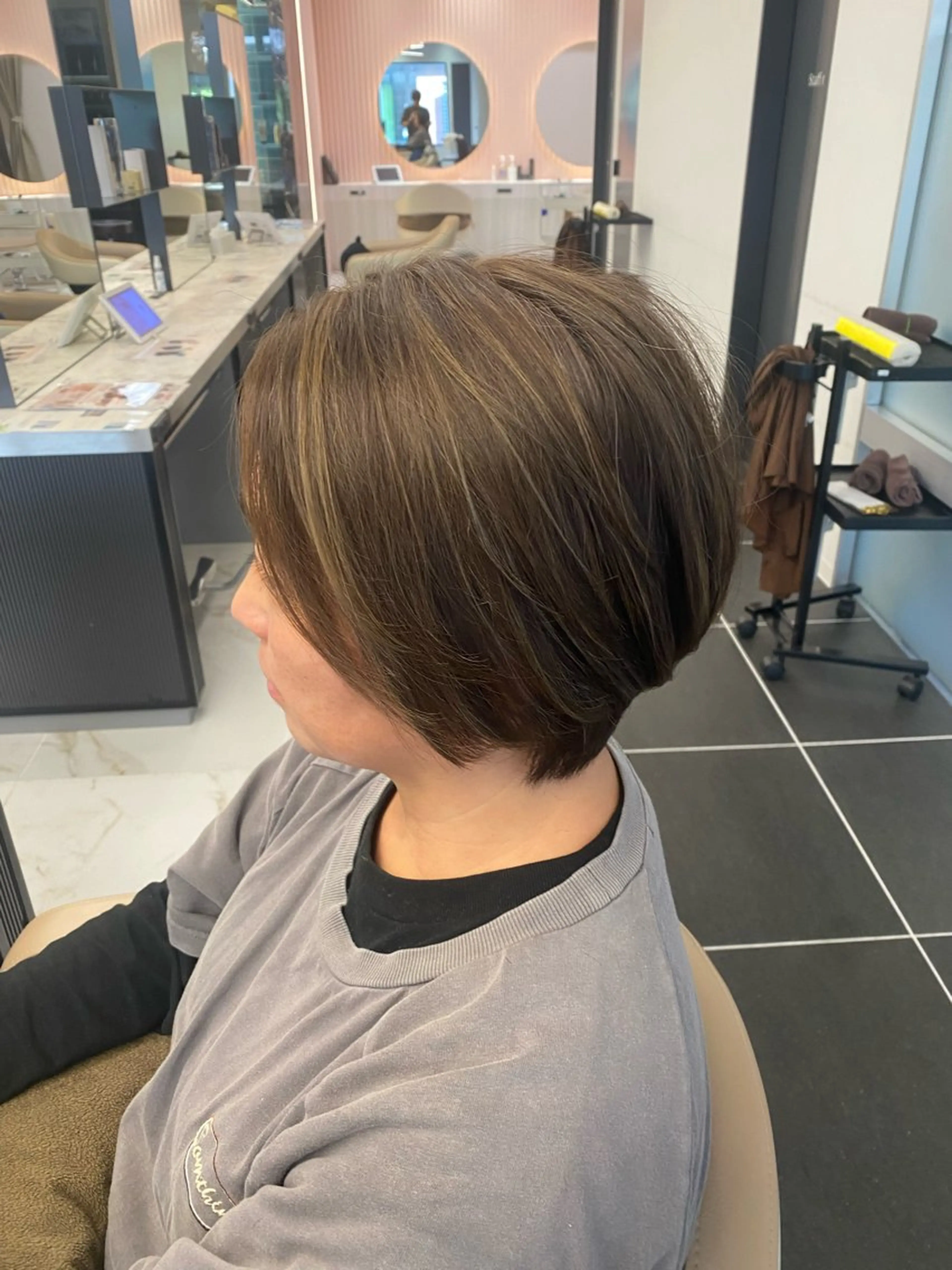 ショート ヘアメイクアース浦和店所属・【白髪ぼかし】 矢内　夏輝のヘアスタイル