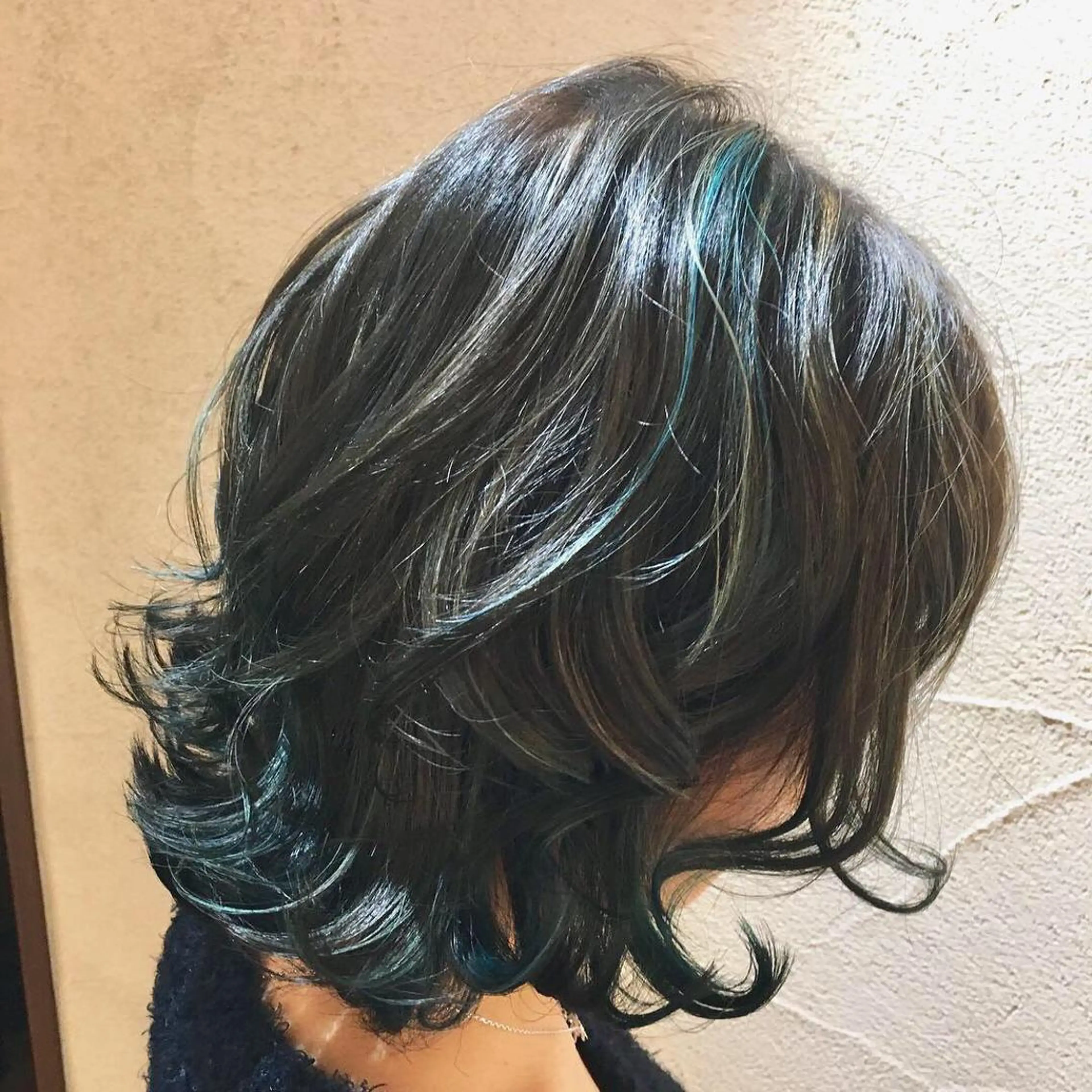 ミディアム カラー ハイライトカラー ハイライト 外ハネヘア ✂︎中山竜哉✂︎ 川崎スタイリストのヘアスタイル