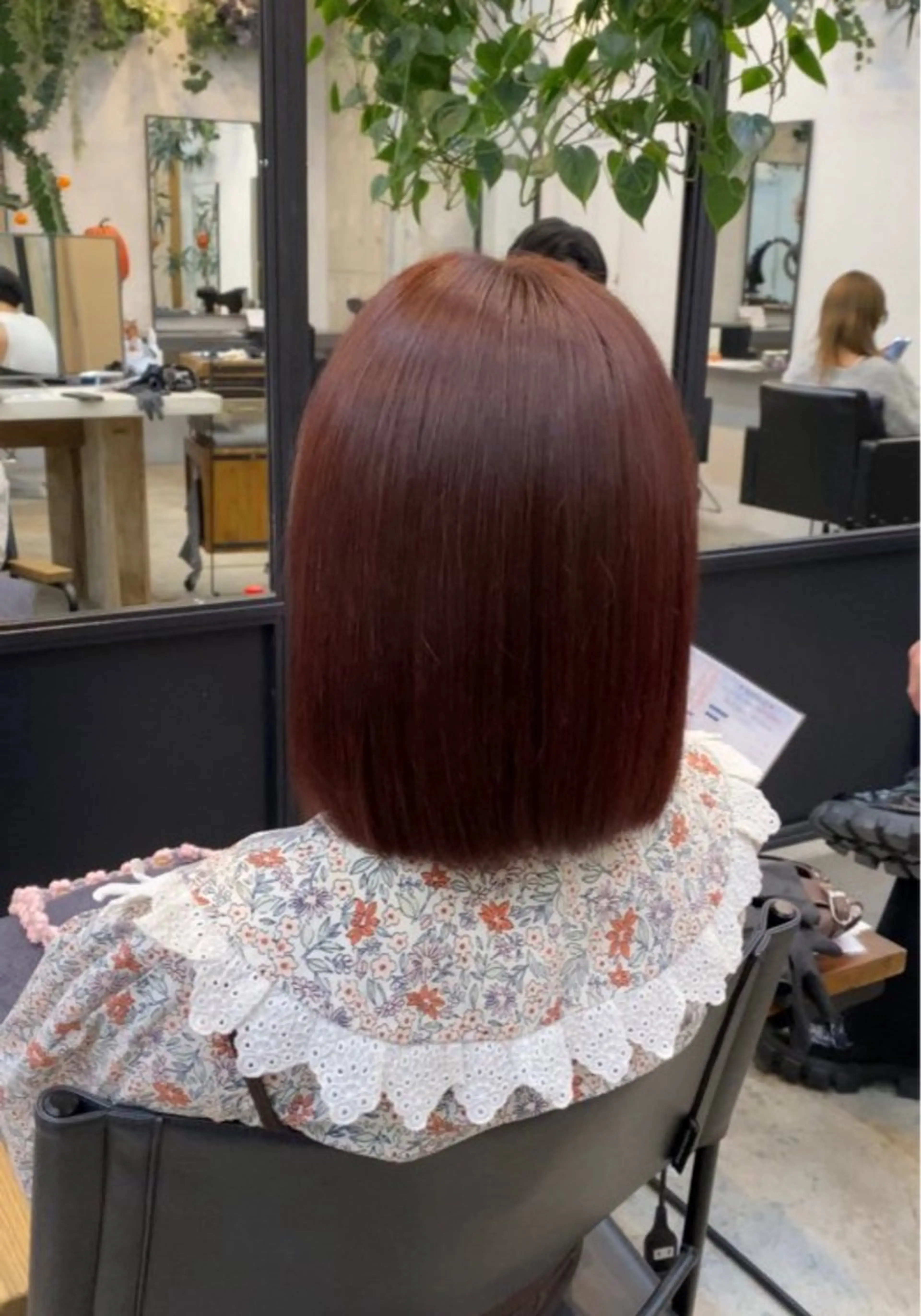 ミディアム アッシュ ピンクブラウン Belle銀座並木通り店所属・井手草一朗 BelleGINZAのヘアスタイル