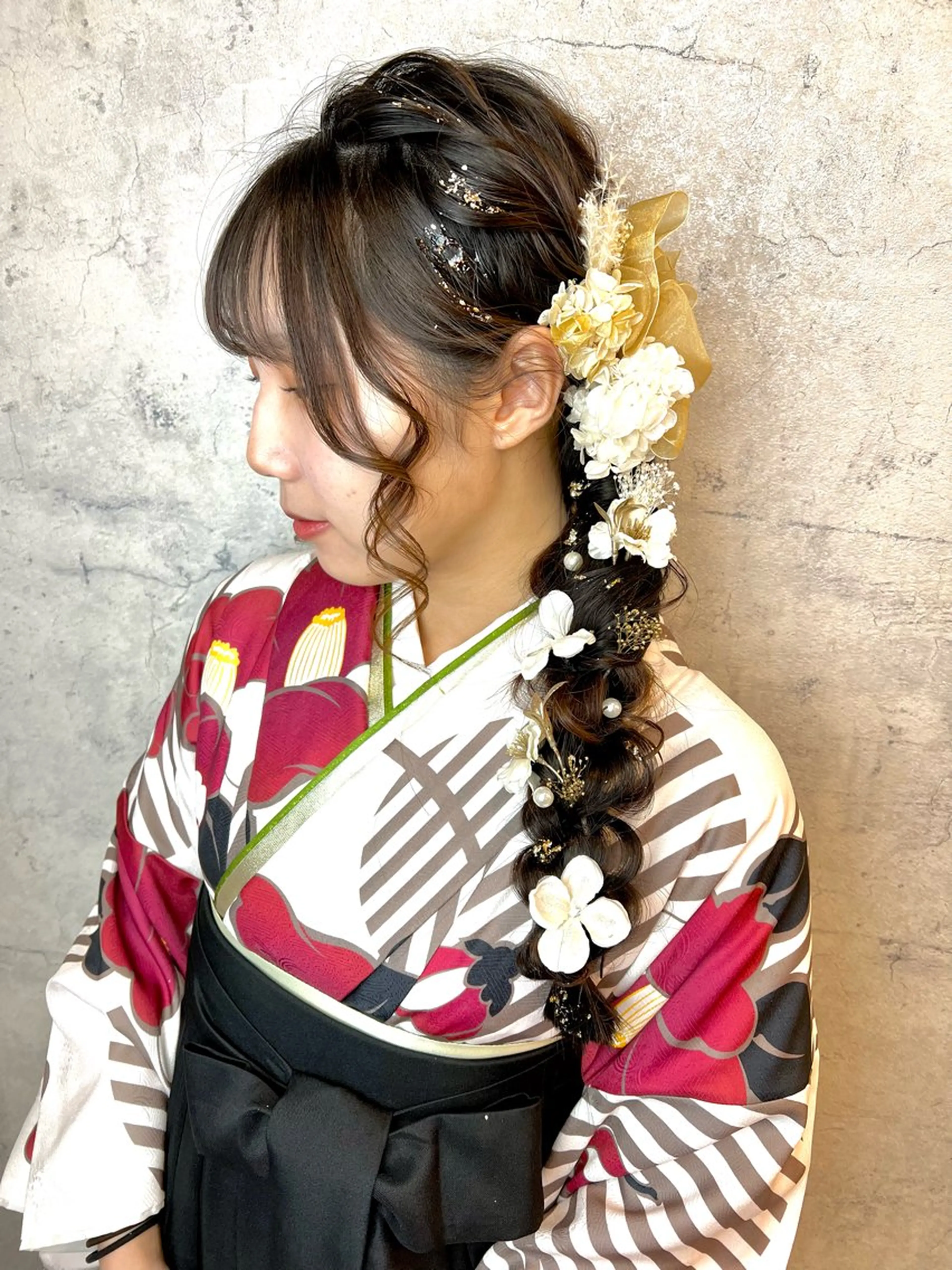 ヘアアレンジ 卒業式のヘアスタイル 楢本 彩耶のネイルデザイン