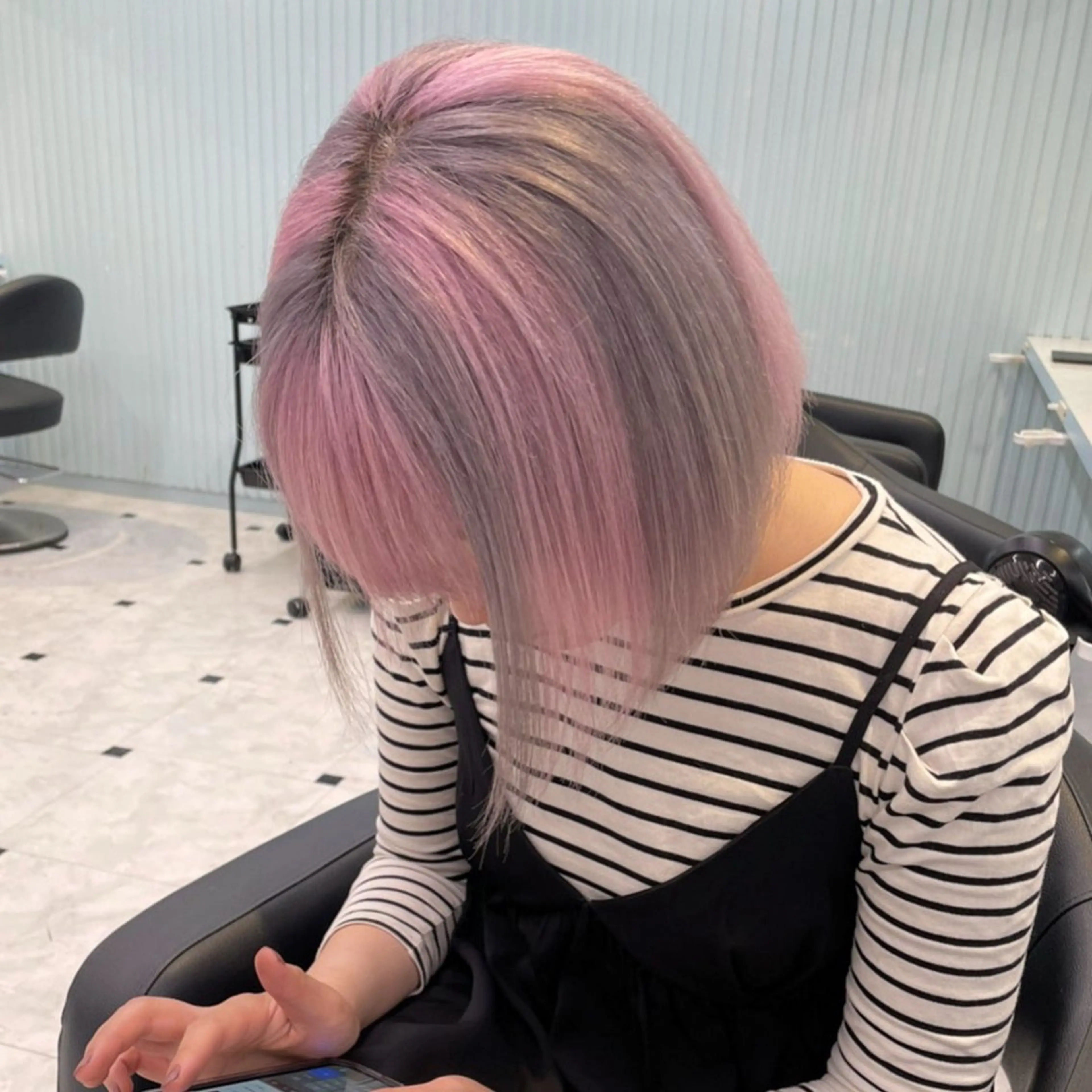 ショート カラー カット ヘアカラー 🩵透明感カラー× 縮毛ボブ🩵ヒナノのヘアスタイル