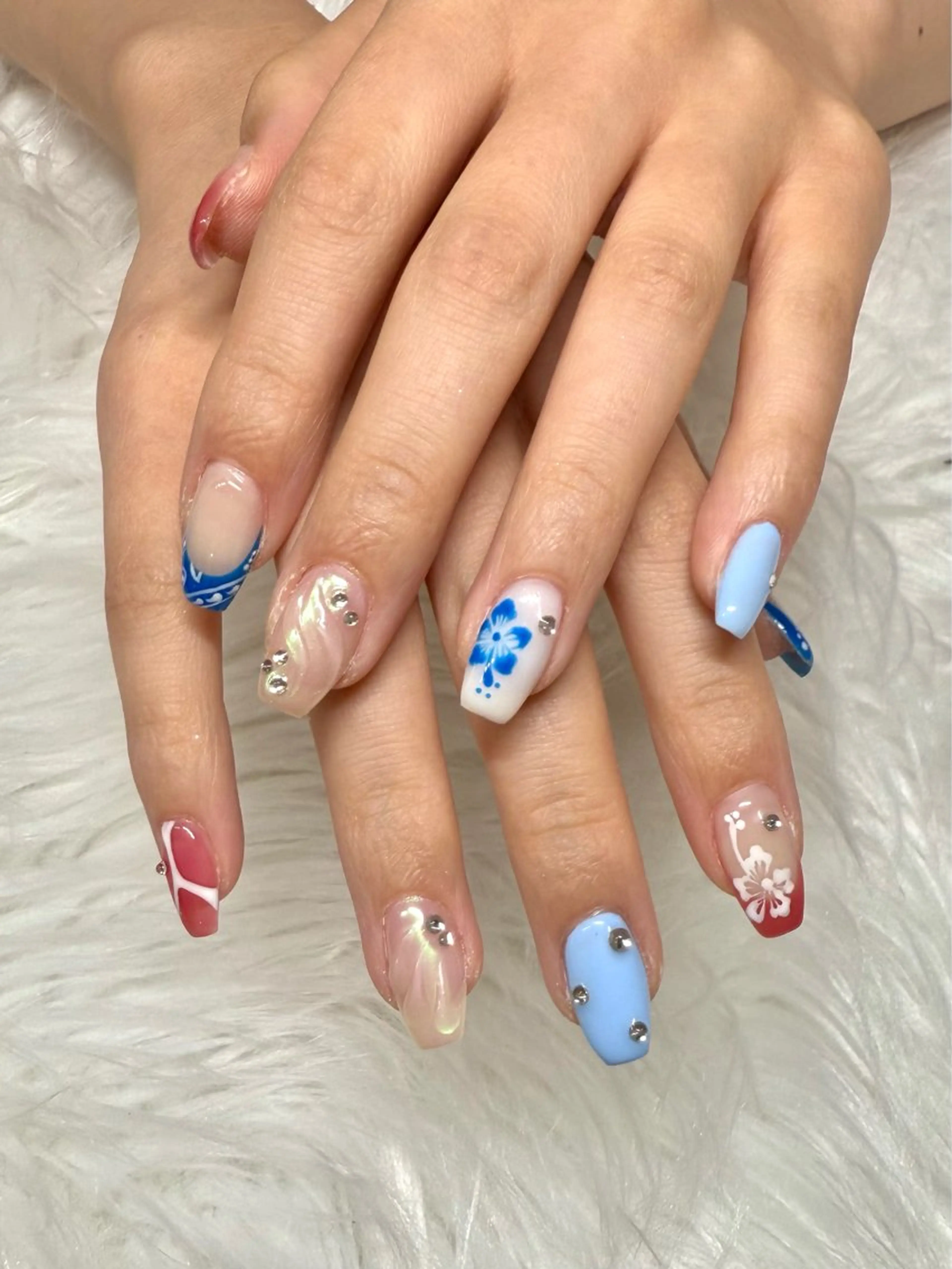 ネイル ハンドネイル 🌏AURORA | RiRi🪐のネイルデザイン