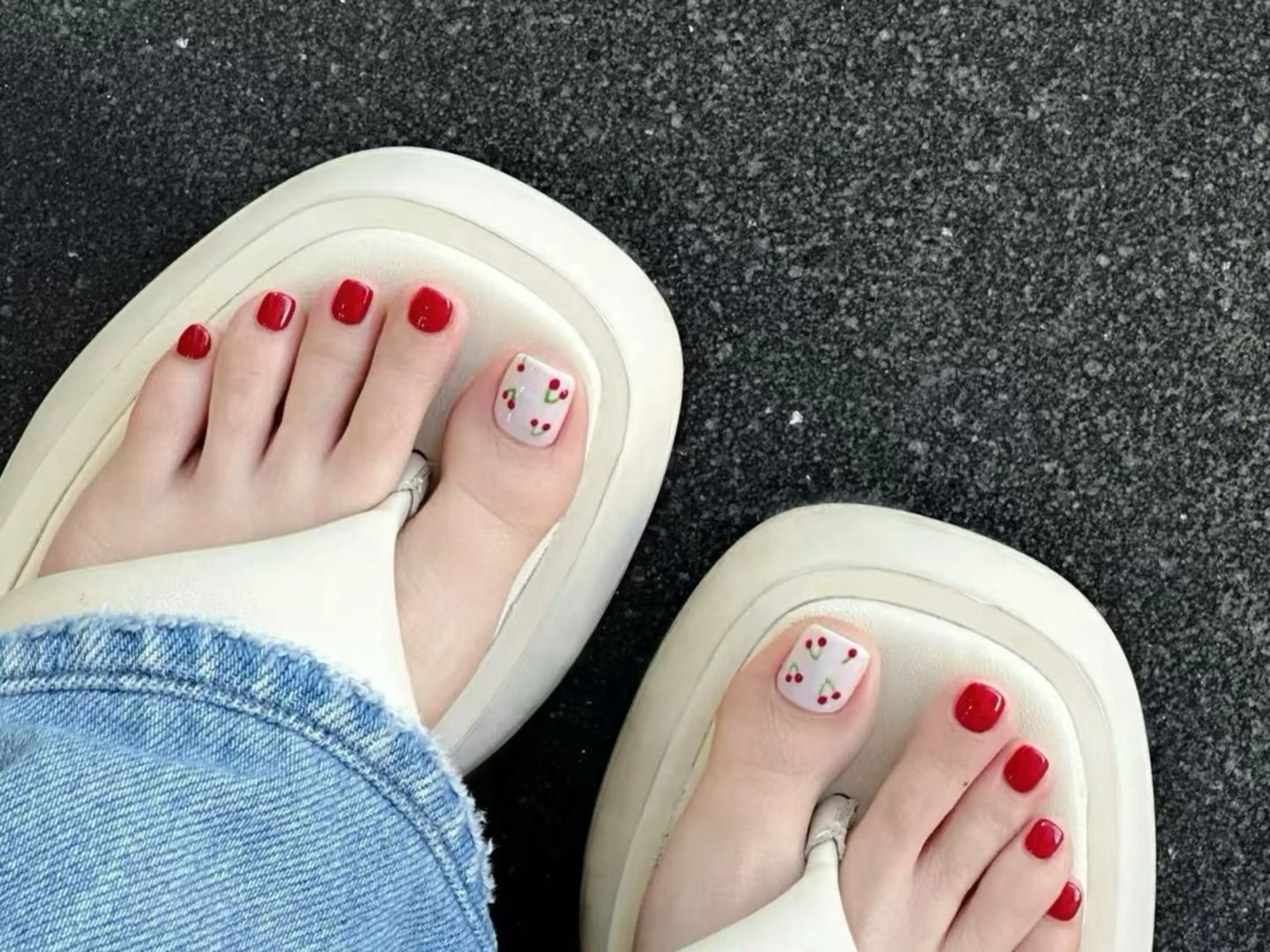ネイル クリアネイル 成人式 フラッシュネイル フットネイル フレンチネイル 💫KASUMI 💅のネイルデザイン