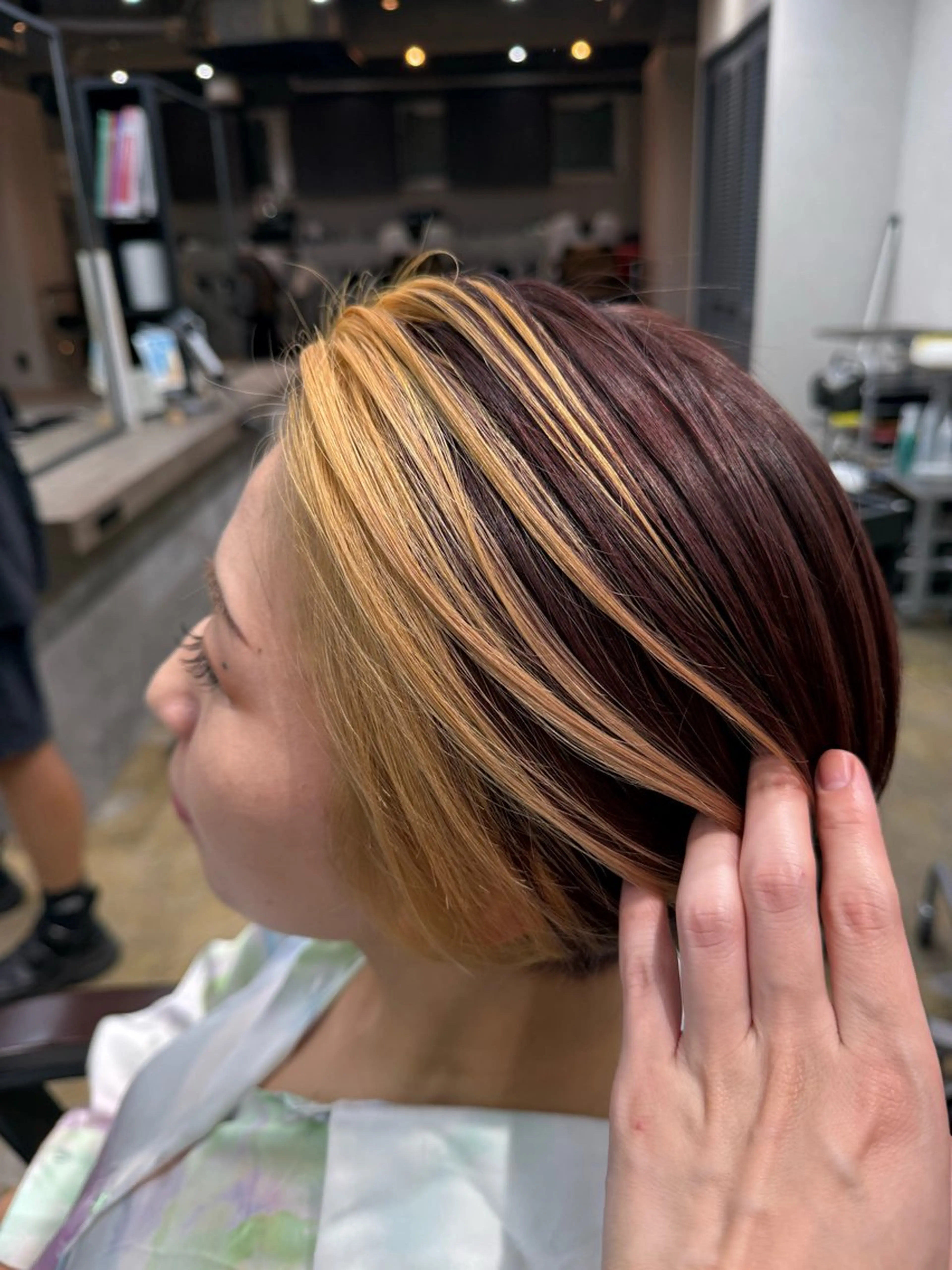 カラー ミストバング  フェイスフレーミング イルミナカラー ヘアカラー ルシ🌈/ハイトーン /デザイン/縮毛矯正のヘアスタイル