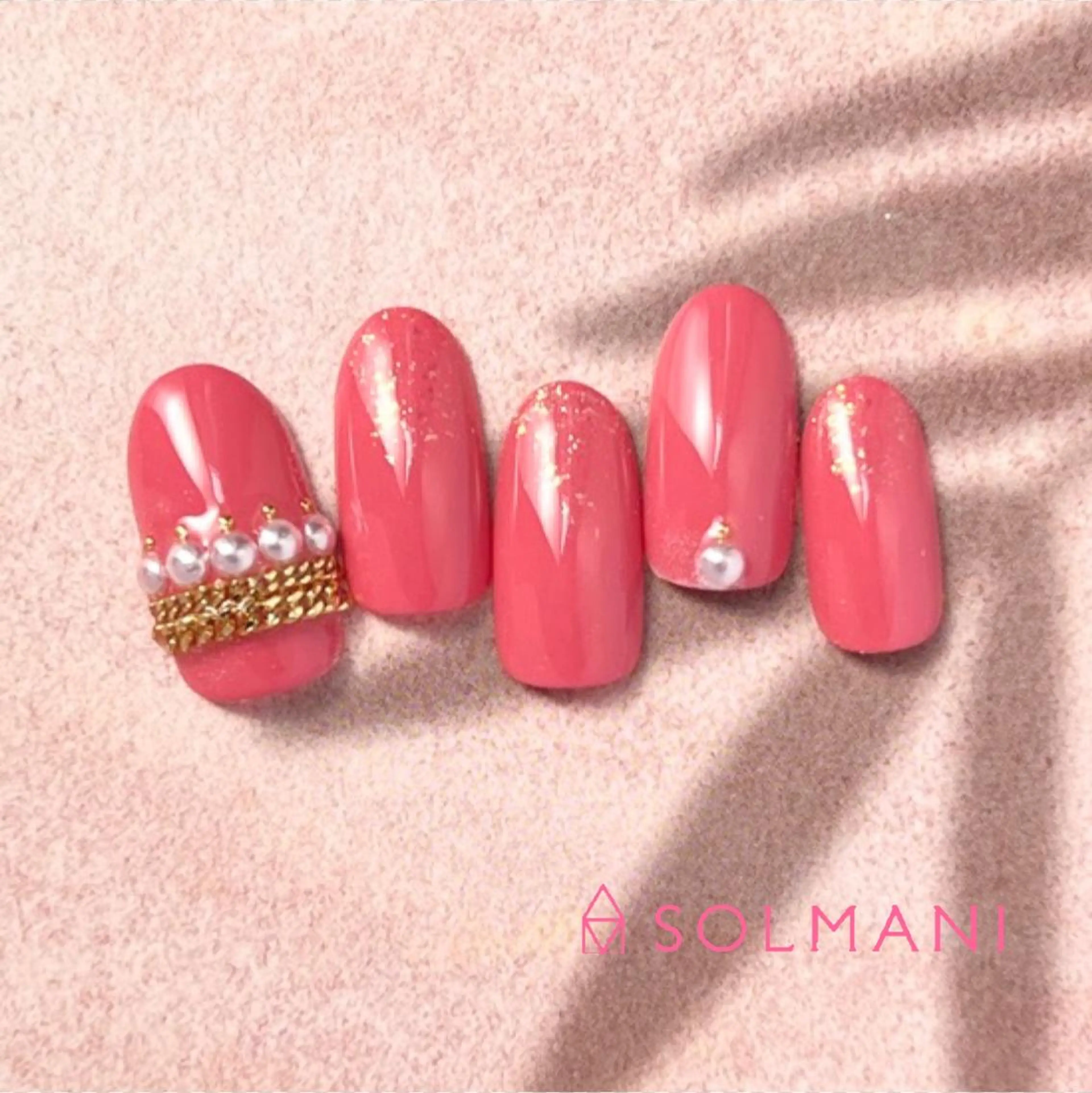 ネイル SOLMANI 予約担当のネイルデザイン