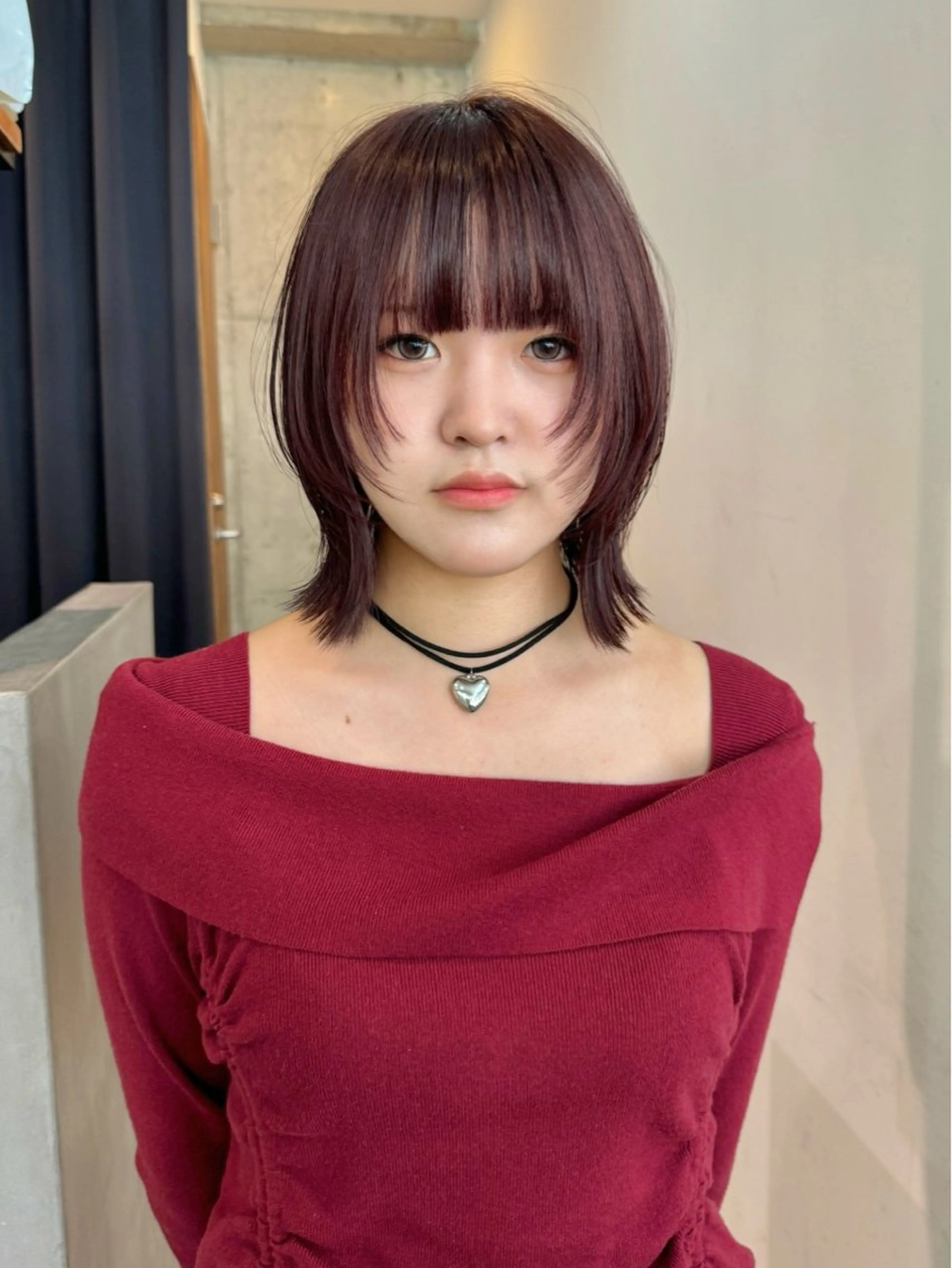 ミディアム カラー ブラウンカラー レッドカラー レッドブラウン ボブ ウルフカット カット ヘアカラー 切りっぱなしボブ/ ブリーチカラー/大塚のヘアスタイル