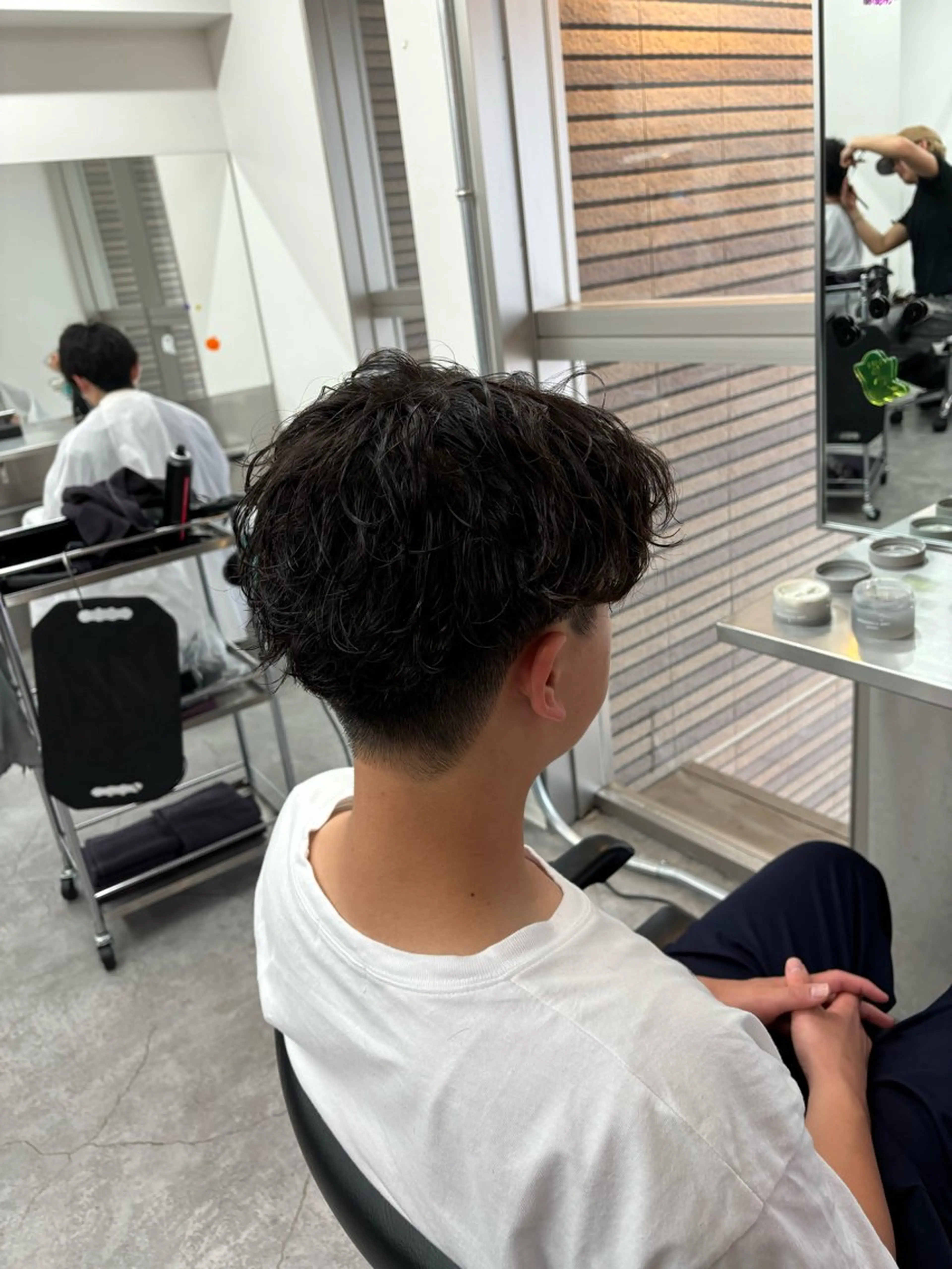 ショート パーマ メンズ カット トリートメント ヘッドスパ ヘアセット 町田/波巻き/ シャドウ/メンズのヘアスタイル