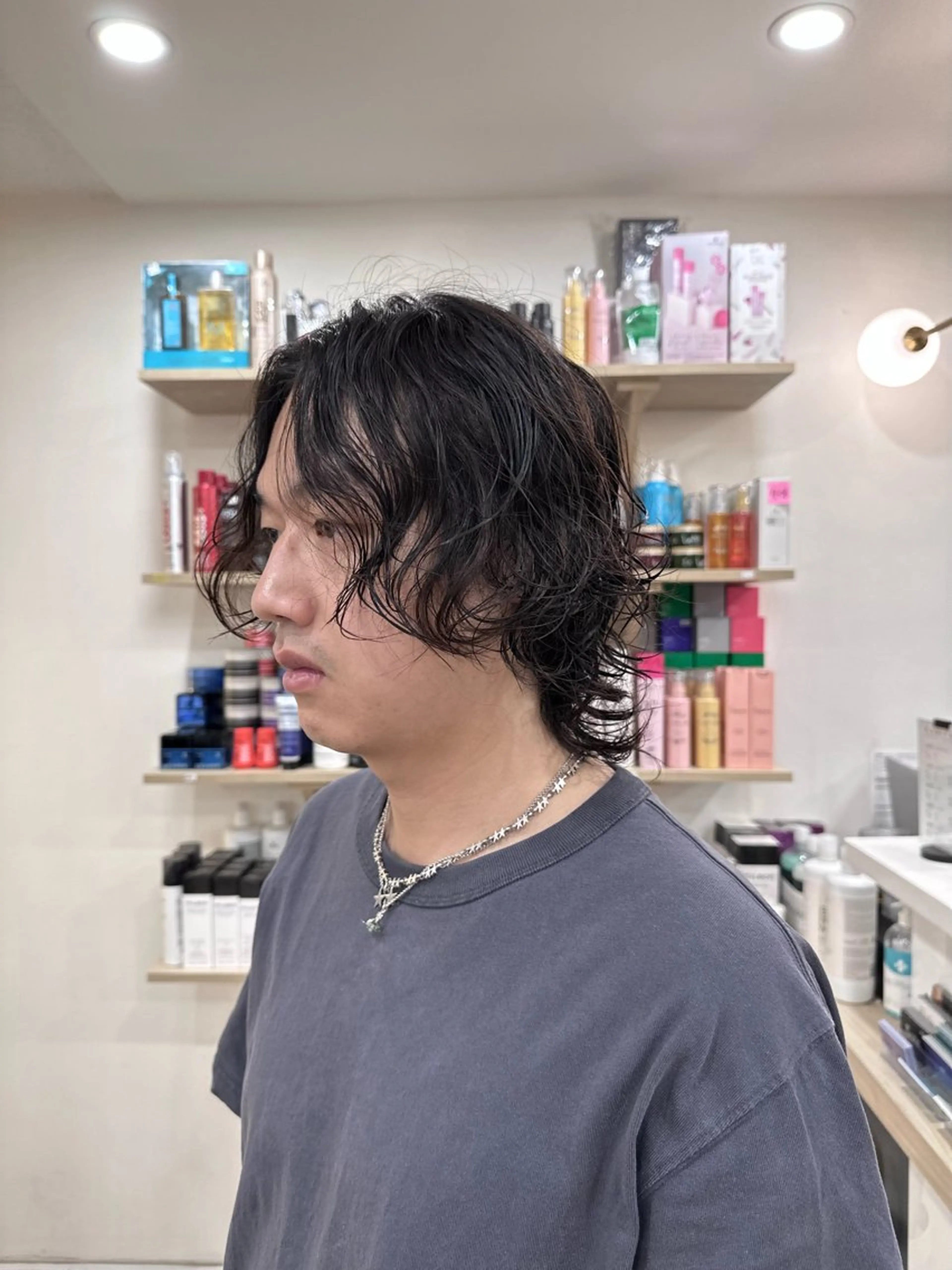ミディアム パーマ メンズ ミディアムパーマ メンズパーマ カット パーマ Aust hair Stella新宿所属・Yuki☺︎パーマ レイヤーカットウルフのヘアスタイル