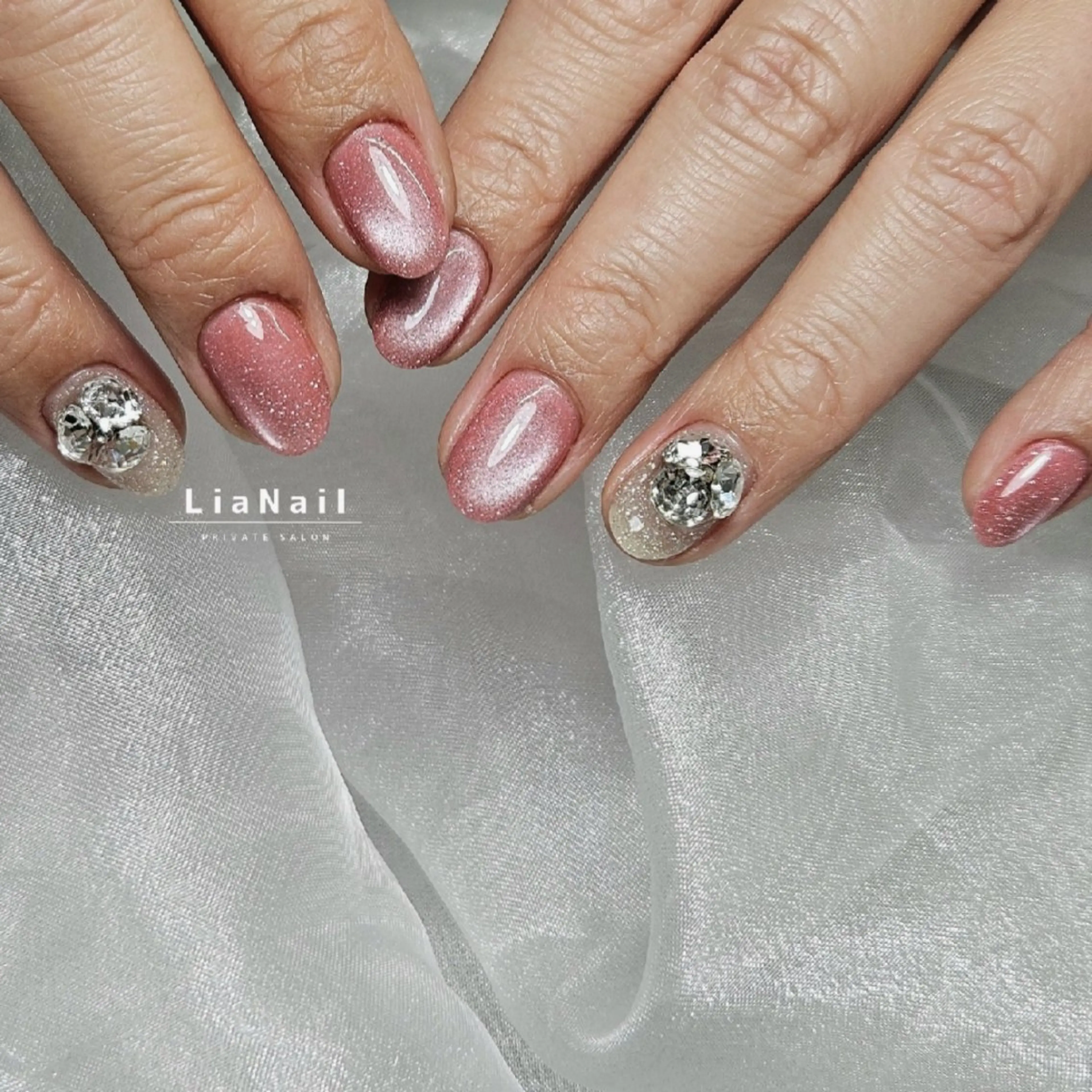 ネイル マグネットネイル ハンドネイル Lia Nailのネイルデザイン