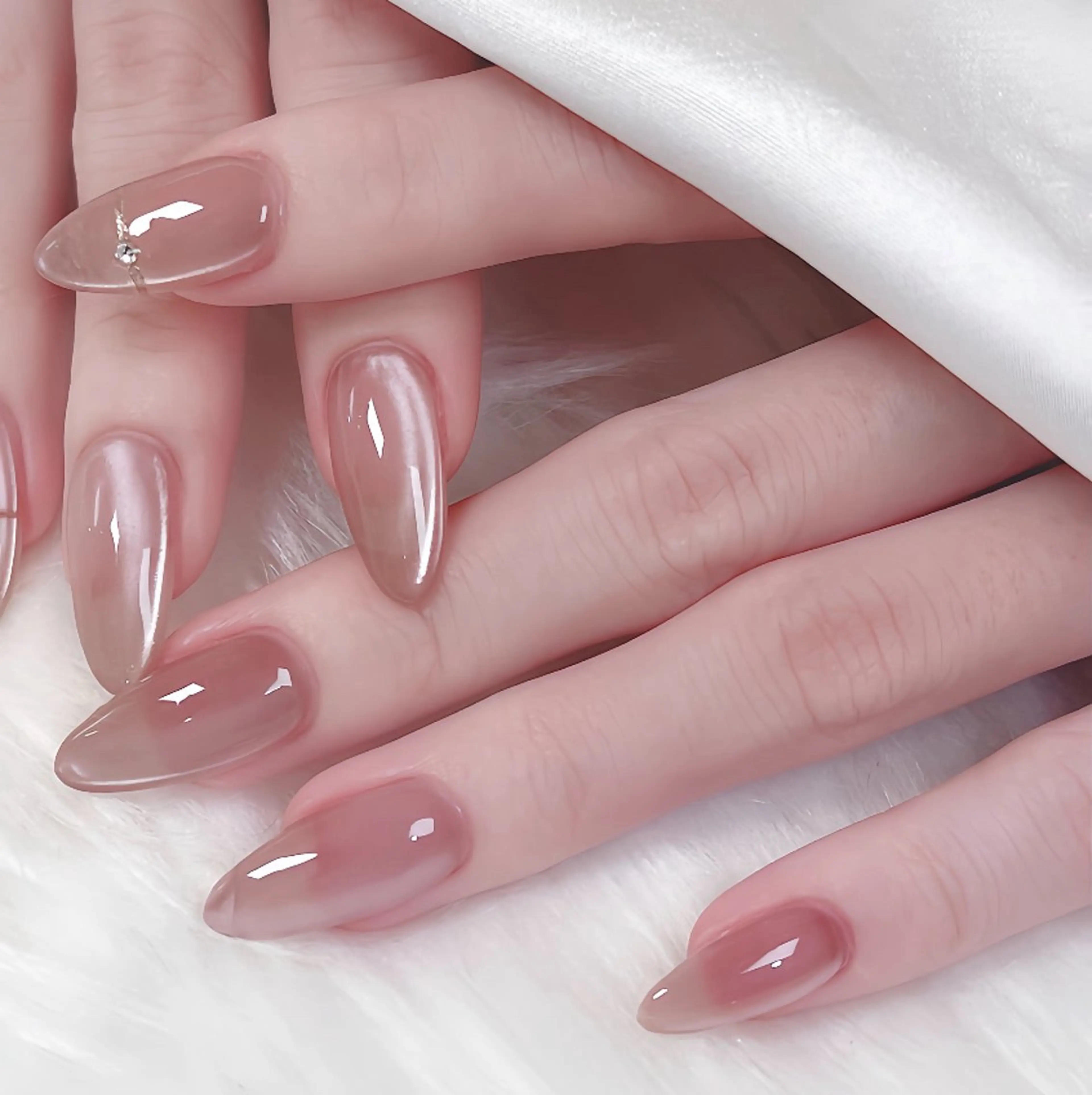 ネイル ボルドー ブラウン マグネットネイル ニュアンスネイル シンプルネイル ハンドネイル iNEKO所属・Lee Leeのネイルデザイン