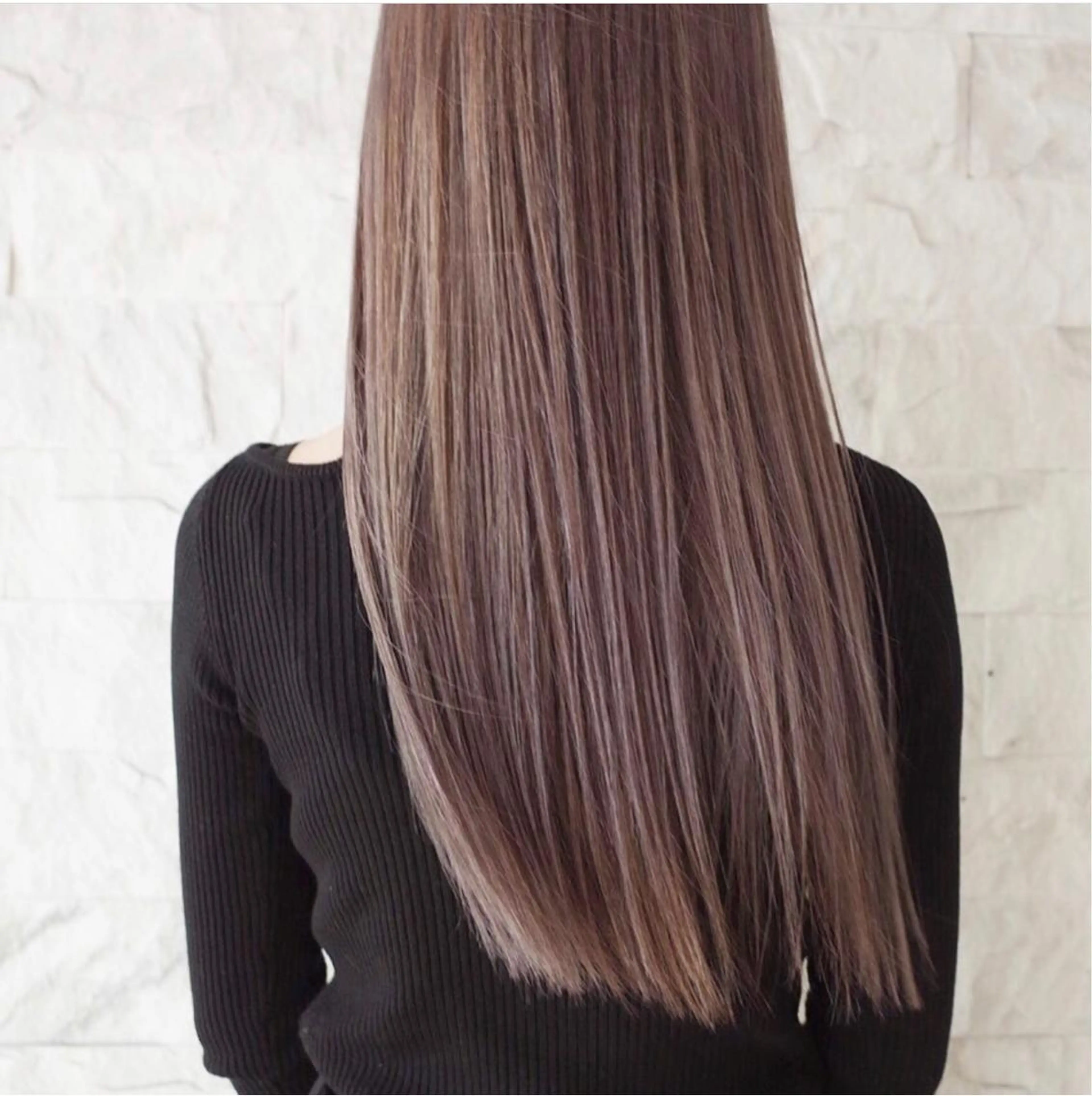 ロング カラー ヘアアレンジ ヘアカラー ツガミ リナのヘアスタイル