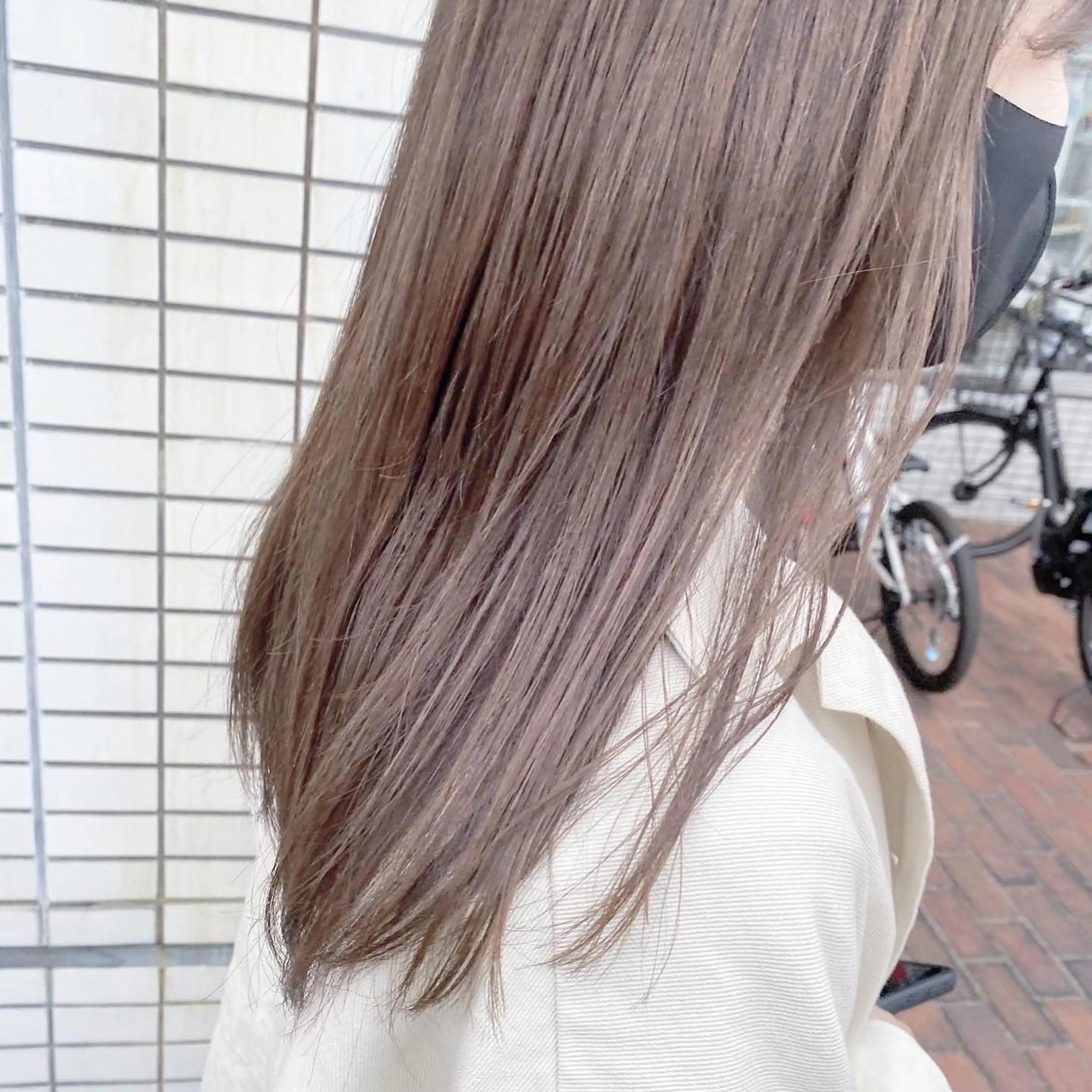 セミロング カラー ヘアカラー ミルクティーレイヤー 大澤竜馬のヘアスタイル