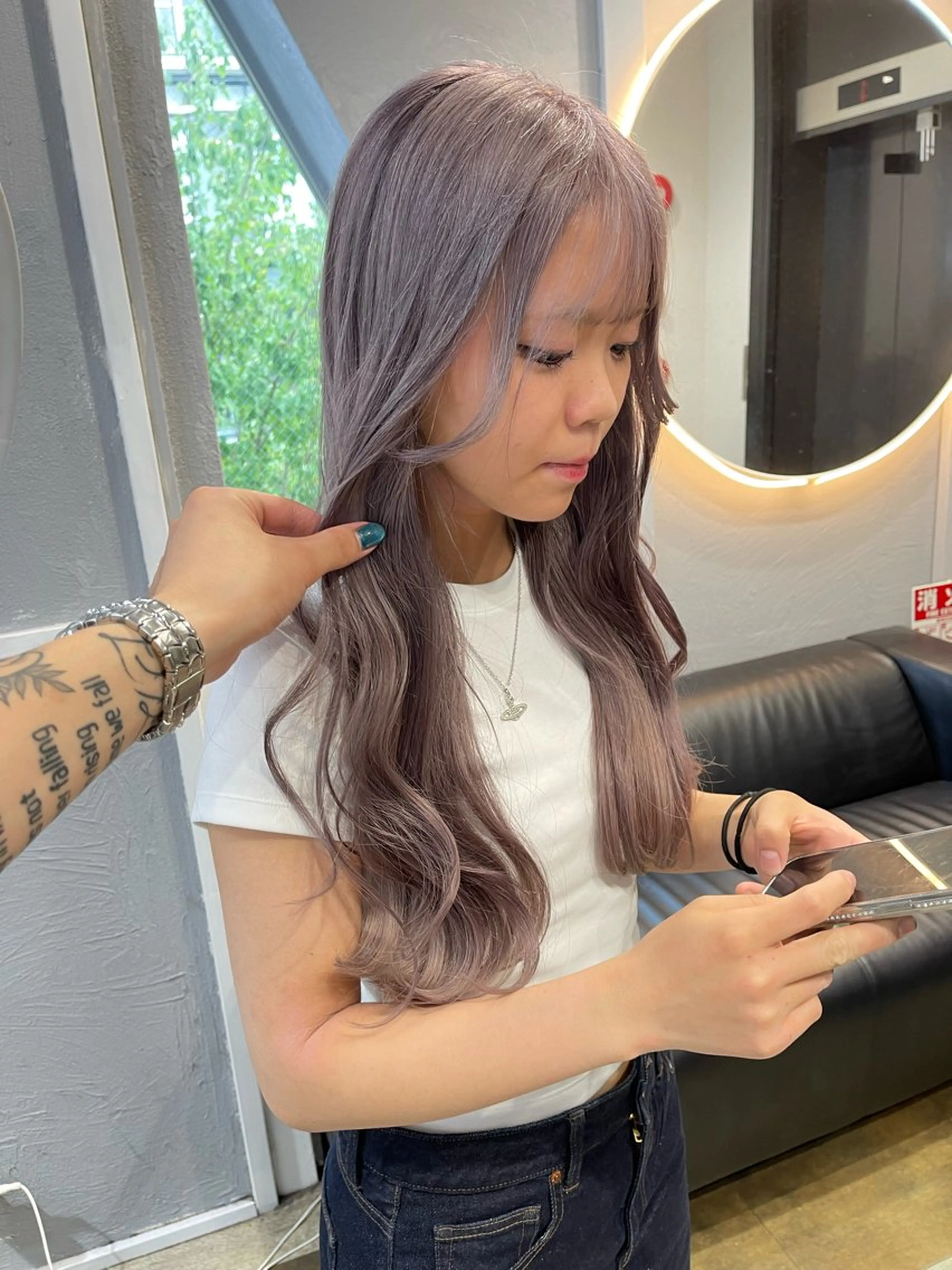 ロング カラー ベージュカラー ブリーチ ケアブリーチ デザインカラー ダブルカラー ヘアカラー トリートメント 宮崎　達也 ブリーチ／レイヤーのヘアスタイル