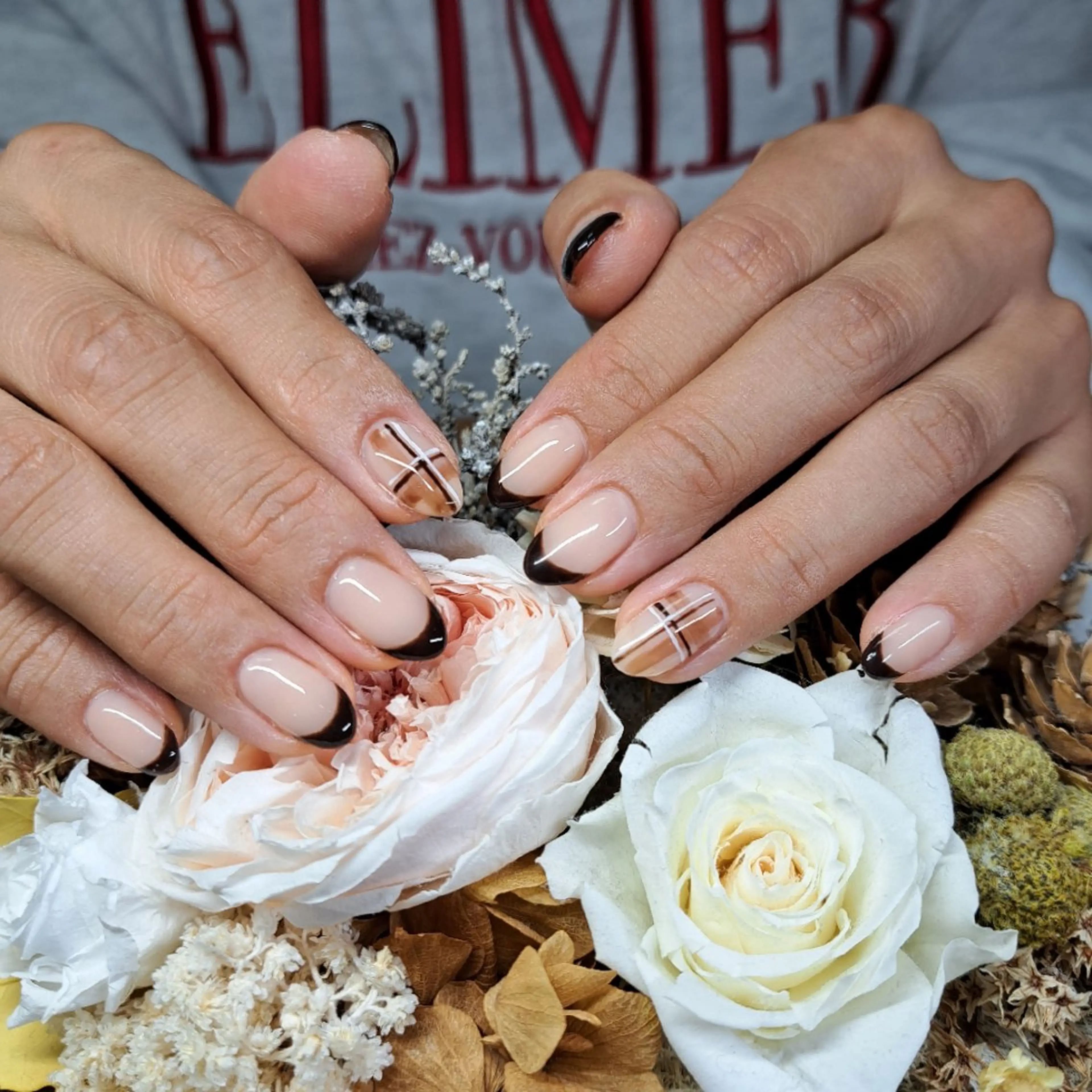 ネイル カジュアル フレンチネイル 持ち込み HAYASHI  Nのネイルデザイン