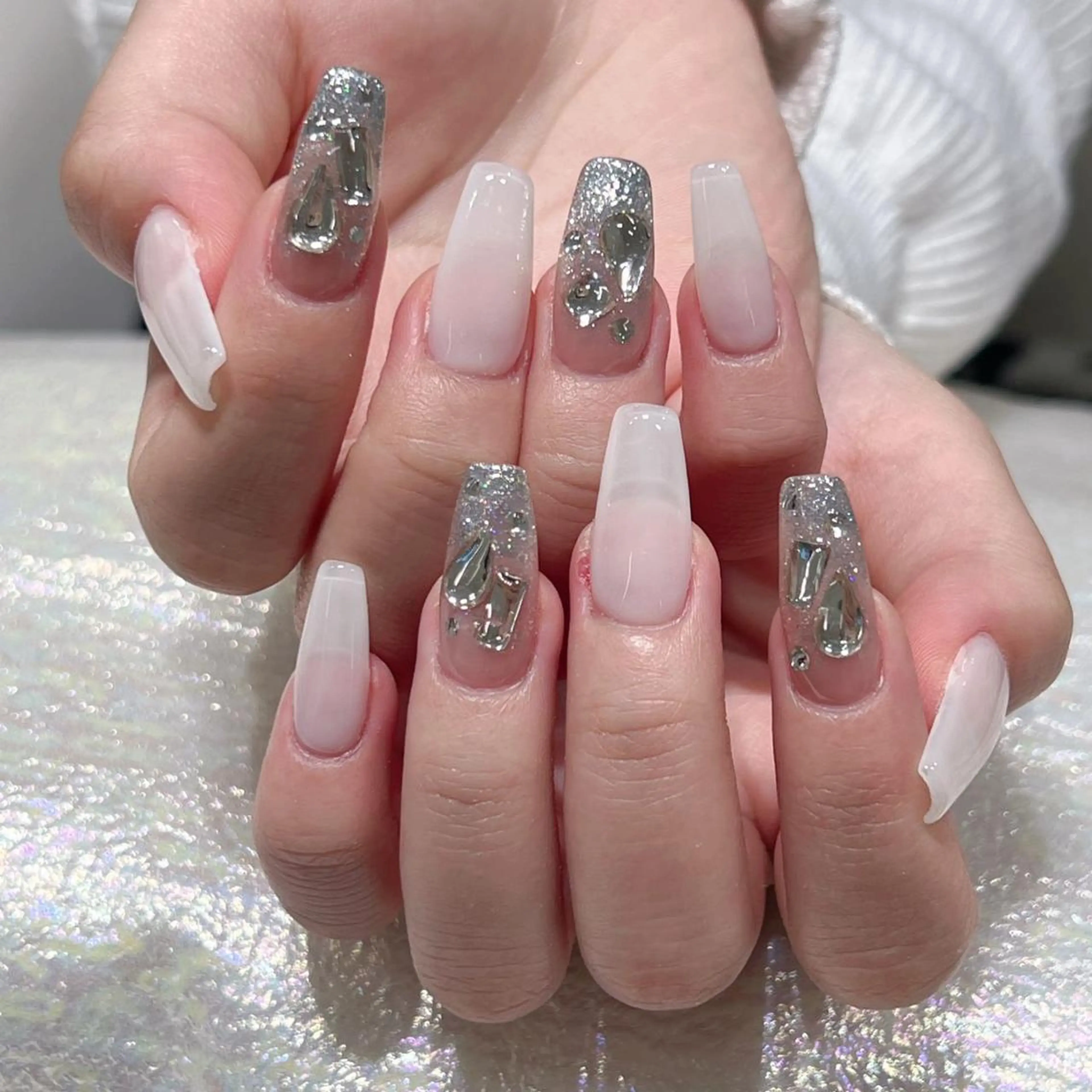 ネイル 長さ出し ネイルチップ Queens みなみのネイルデザイン