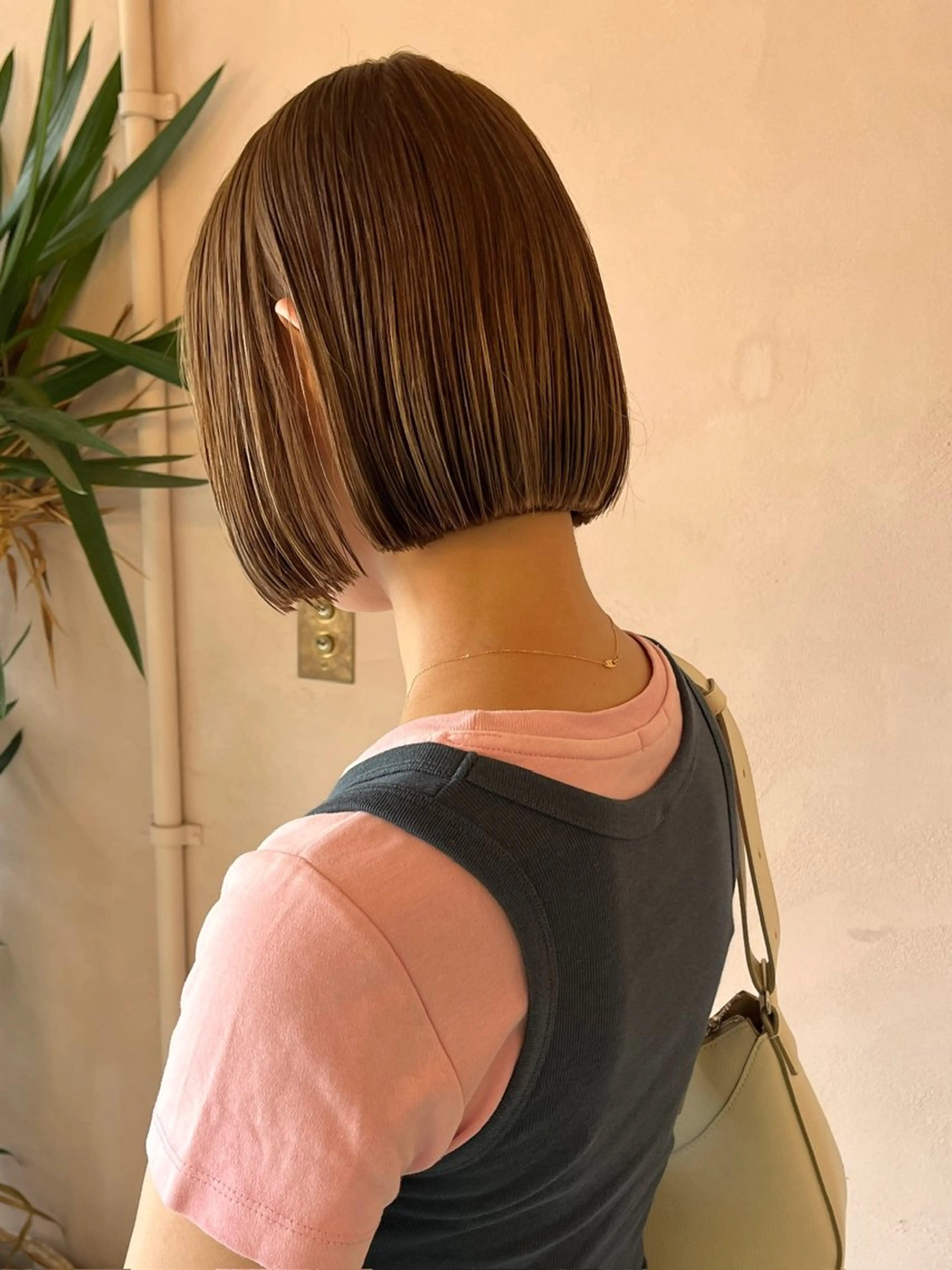 ショート ボブ カット ヘアカラー トリートメント iru所属・mi kiのヘアスタイル