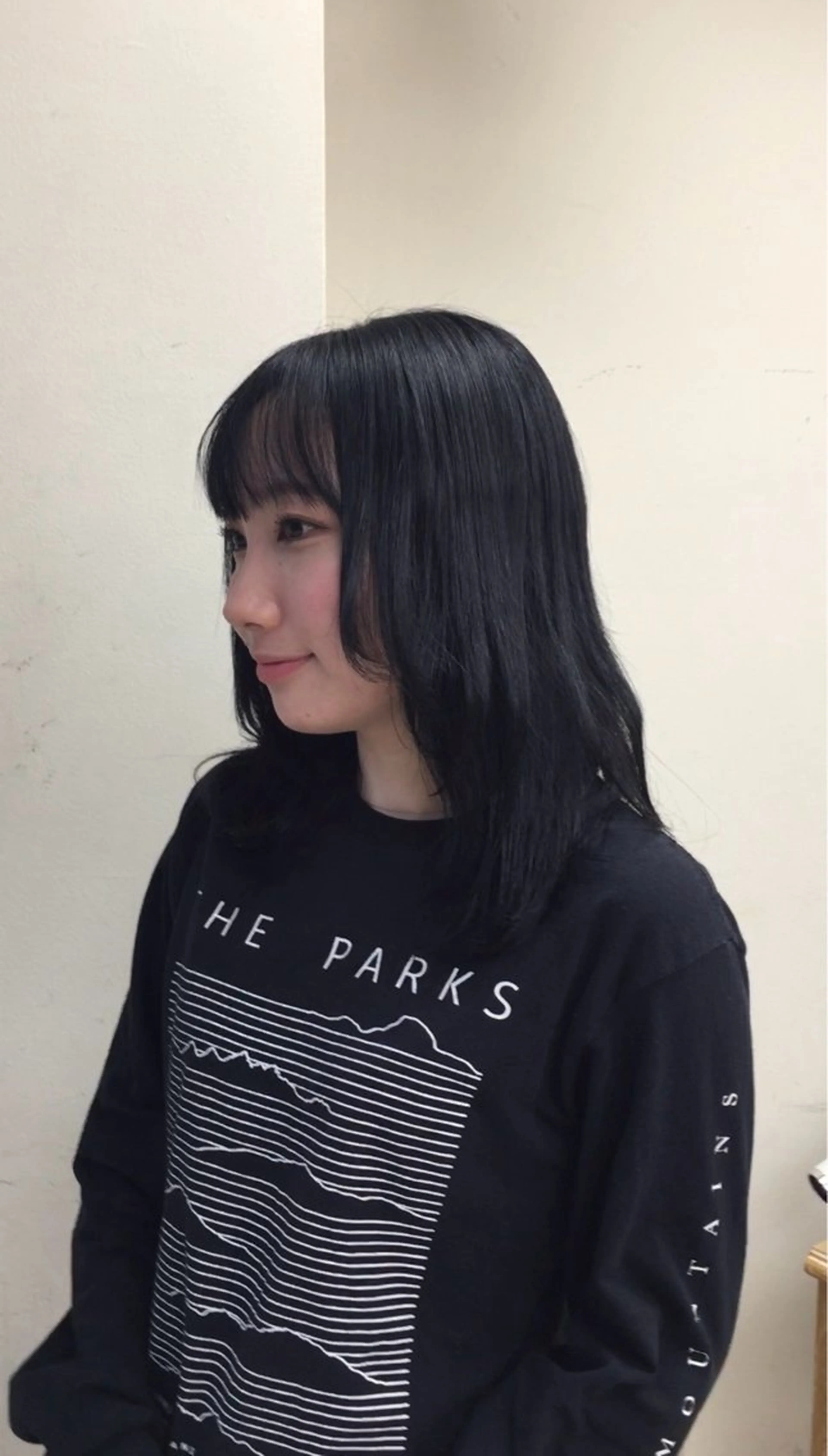 セミロング カラー Gigi 代々木所属・りこ 🐈‍⬛韓国艶カラーのヘアスタイル
