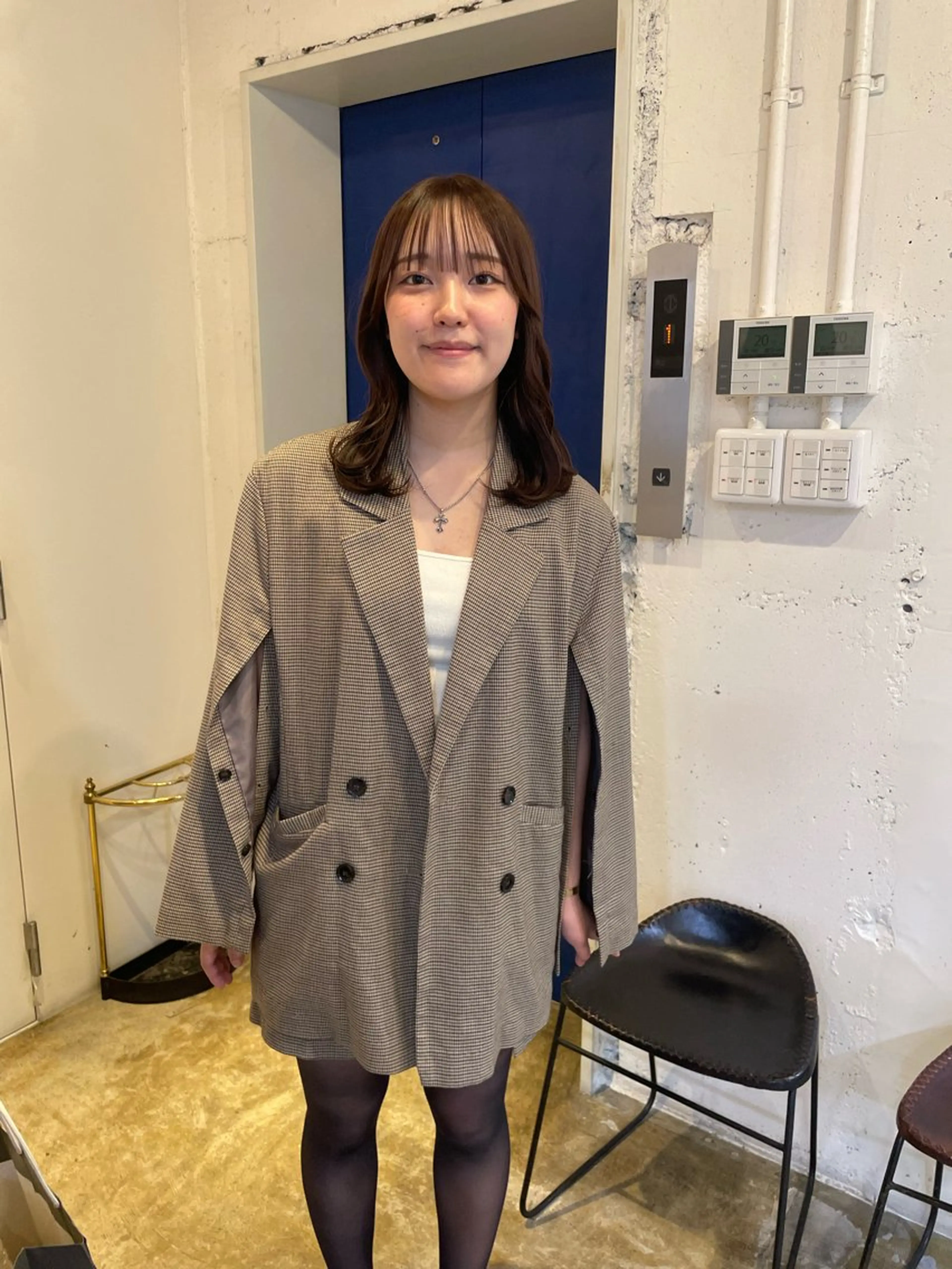 ミディアム カラー ブラウンカラー マロンブラウン カット ヘアカラー トリートメント MIOベージュカラー 柔らかいカラーのヘアスタイル