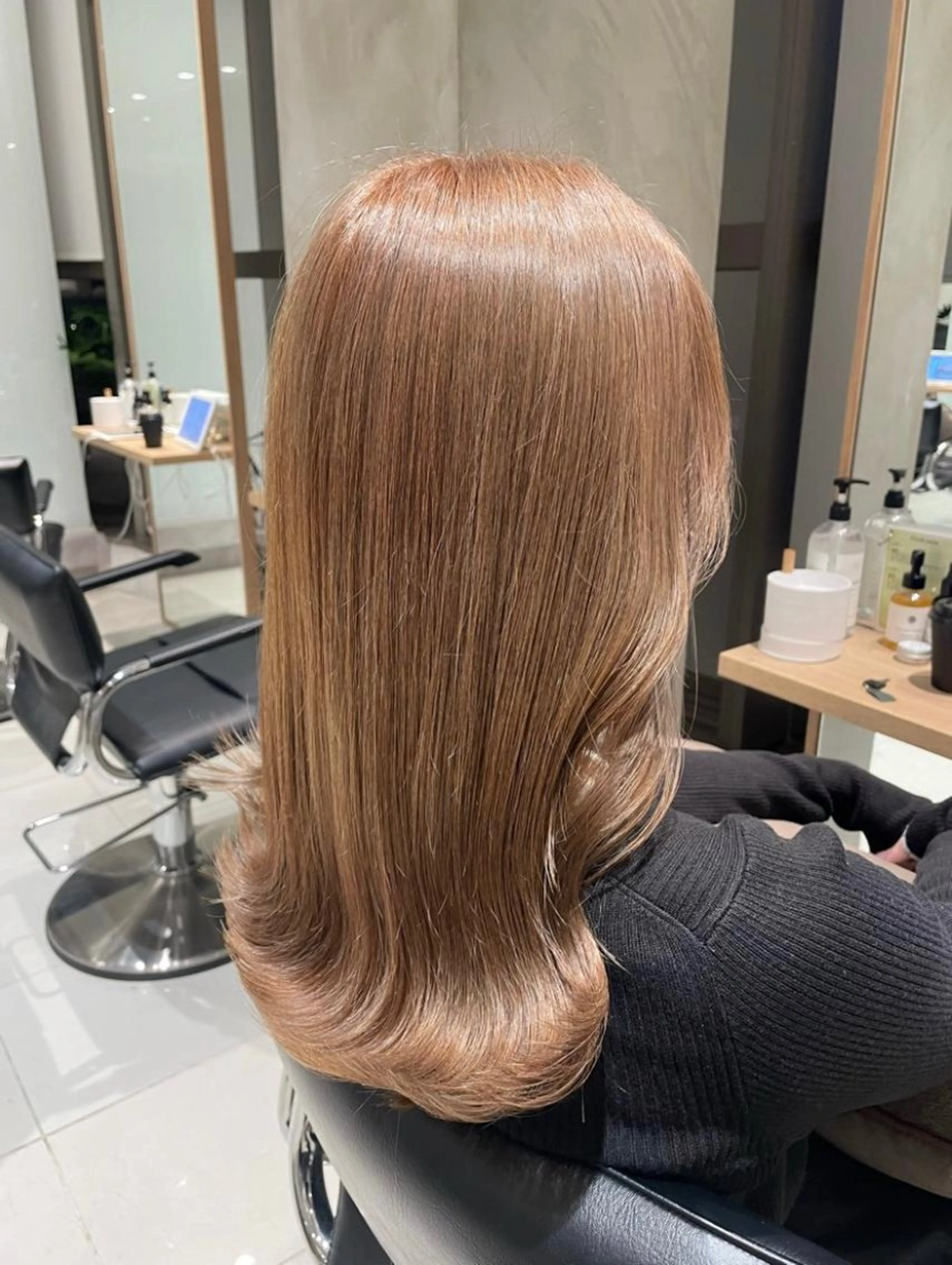 ロング カラー ヘアアレンジ ヘアカラー トリートメント ヘッドスパ ヘアセット 小顔ショート✨️ RIEのヘアスタイル