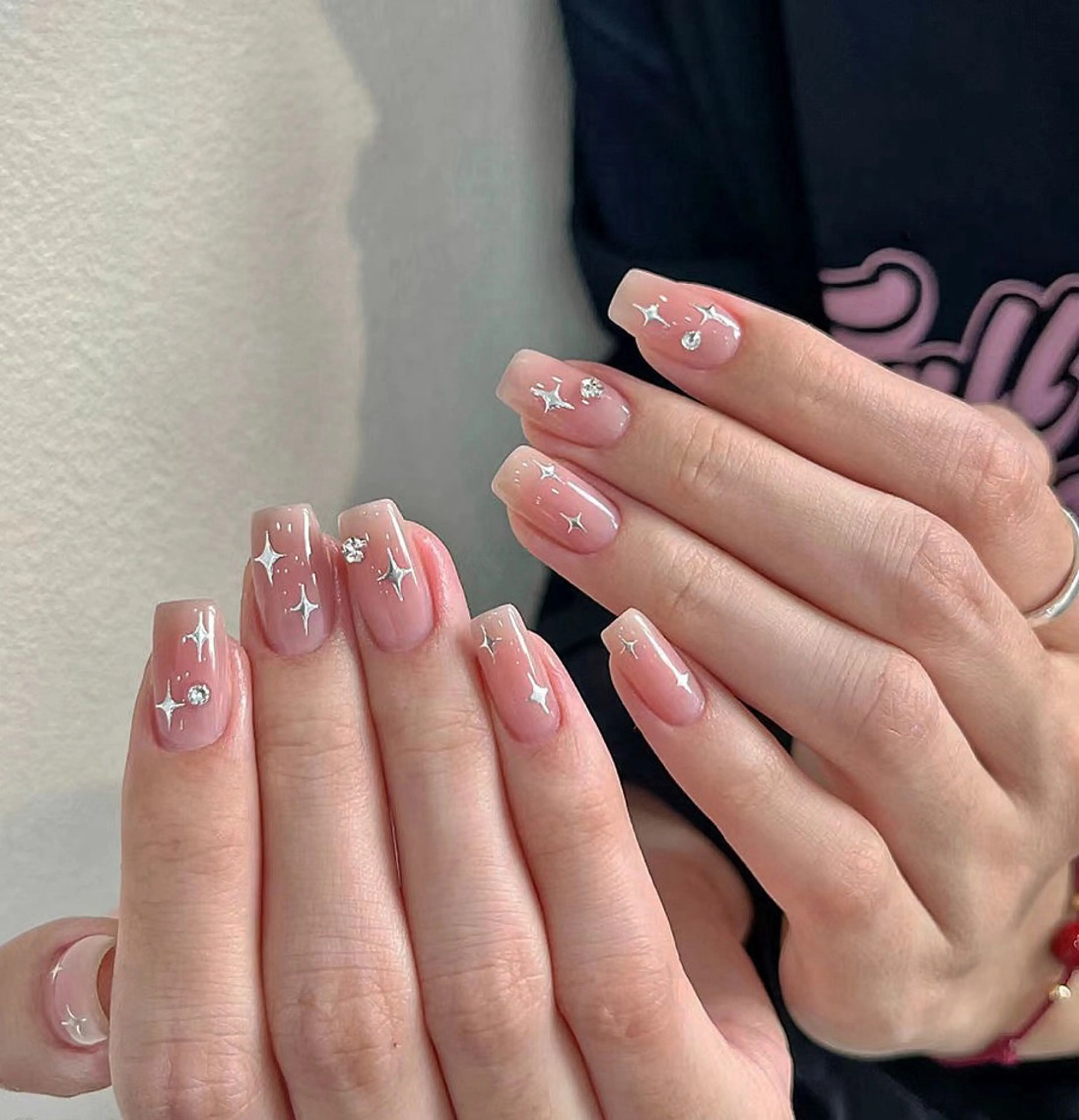 ネイル ハンドネイル AngelChris ビューティーサロンのネイルデザイン