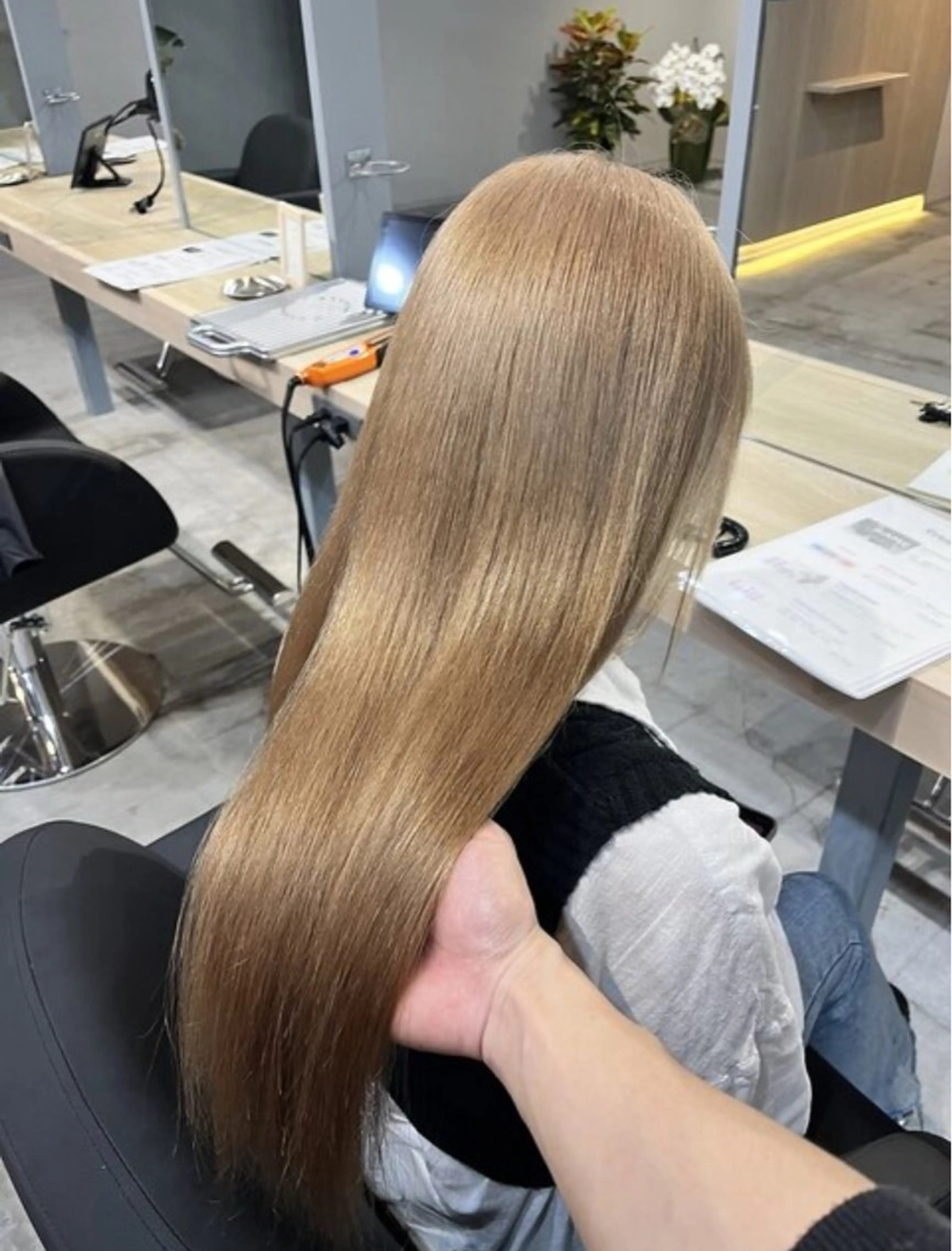 ロング カラー ベージュカラー ヘアカラー 野村 星斗のヘアスタイル
