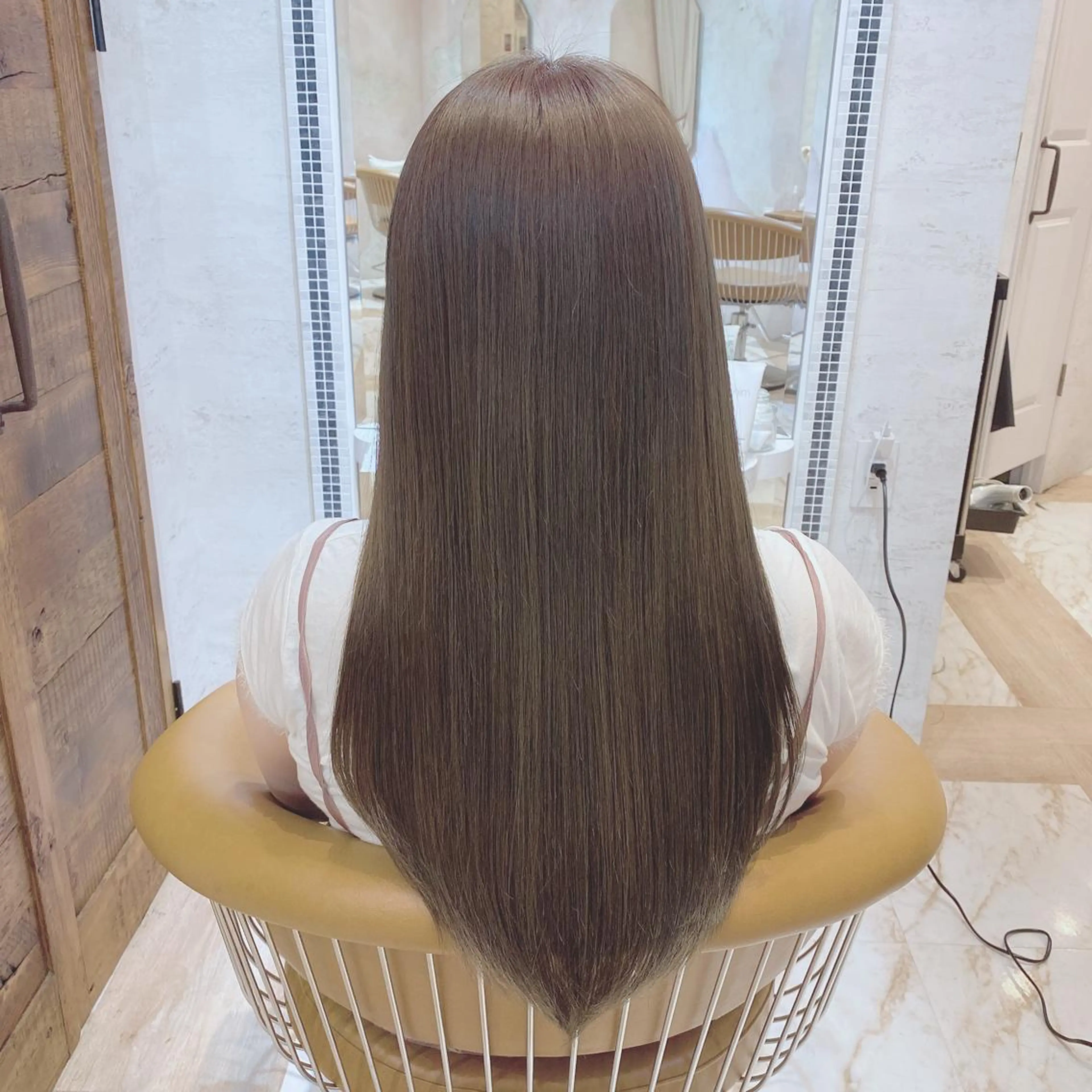 ミディアム カット 代表山口ひな 髪質改善のプロのヘアスタイル