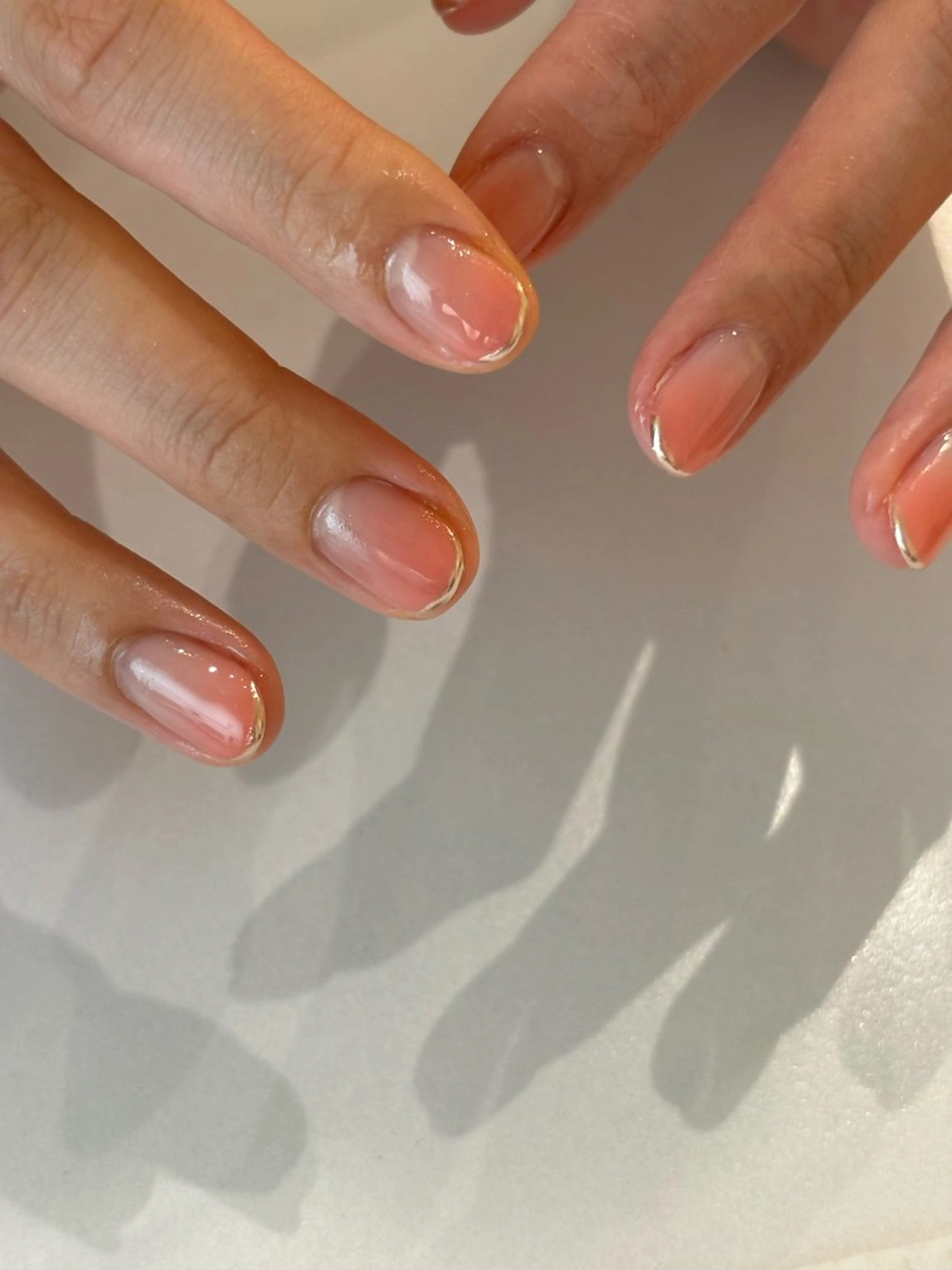 ネイル チークネイル グラデーション オフィスネイル 夏ネイル Ann. nail.tokyo所属・Ann nailのネイルデザイン