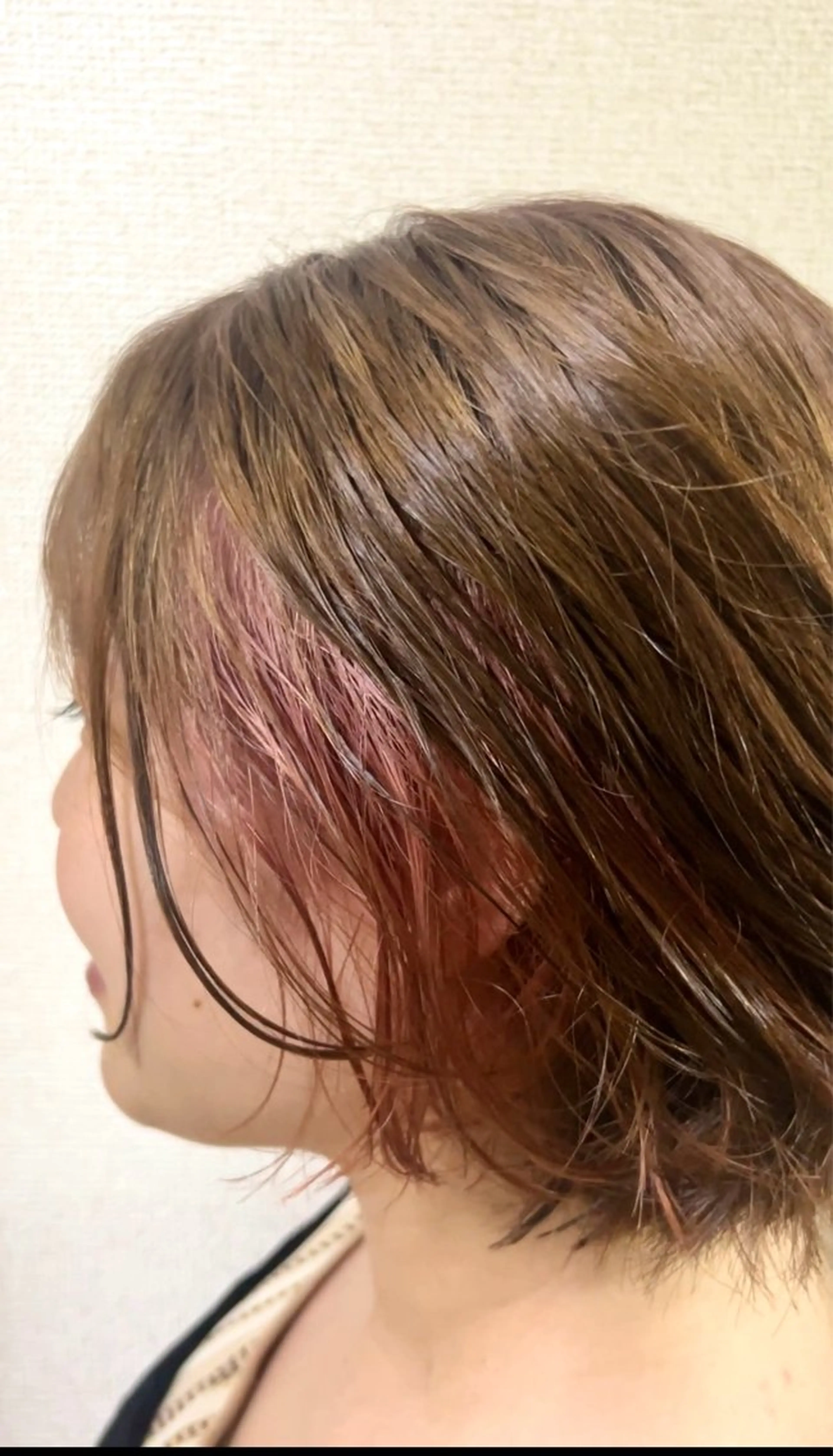 ミディアム カラー ベージュカラー ピンクカラー ピンクベージュ 岡本 妃麗のヘアスタイル