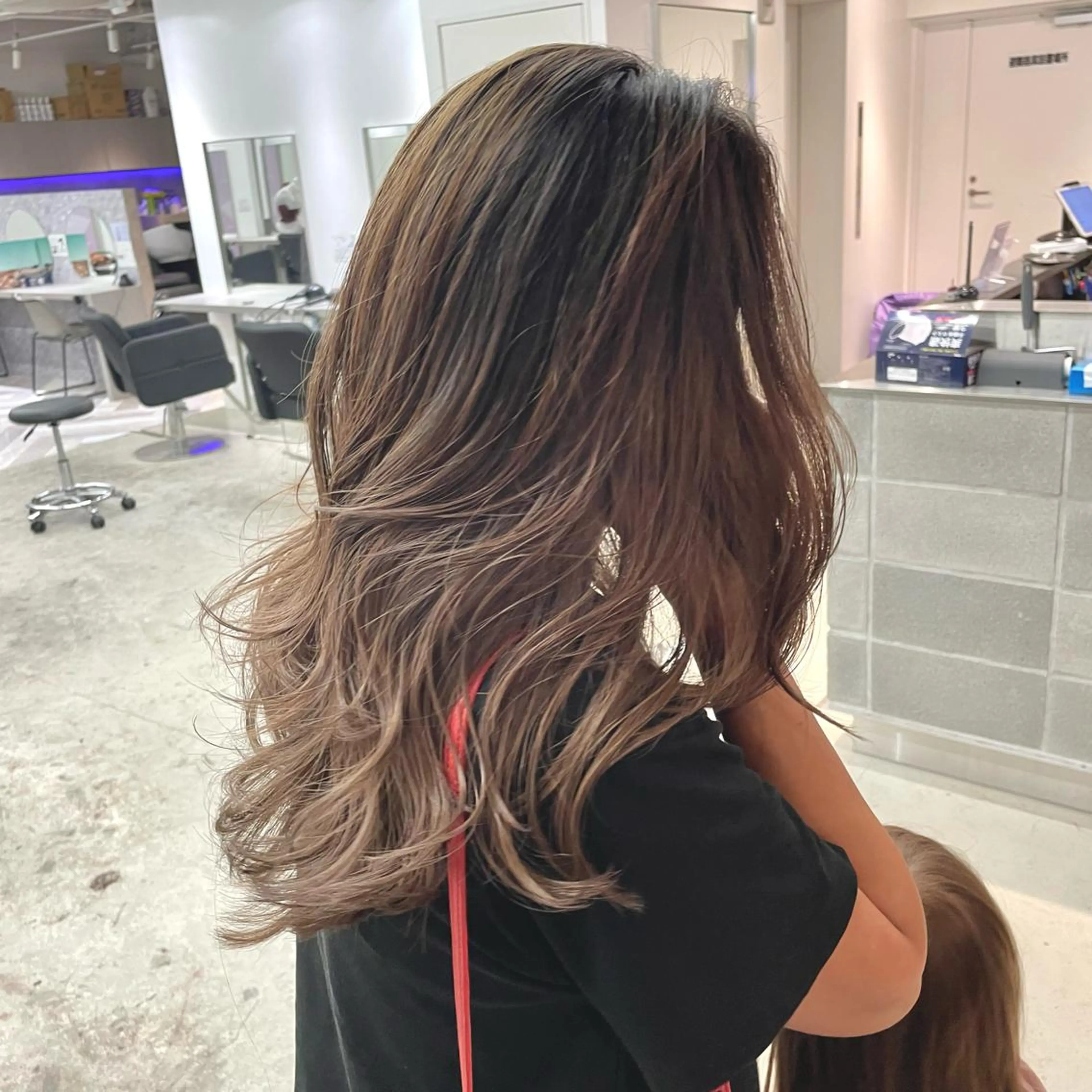 セミロング カラー ヘアアレンジ デザインカラー カット ヘアカラー トリートメント 🎗秋山勇 /三宮指名No.1のヘアスタイル