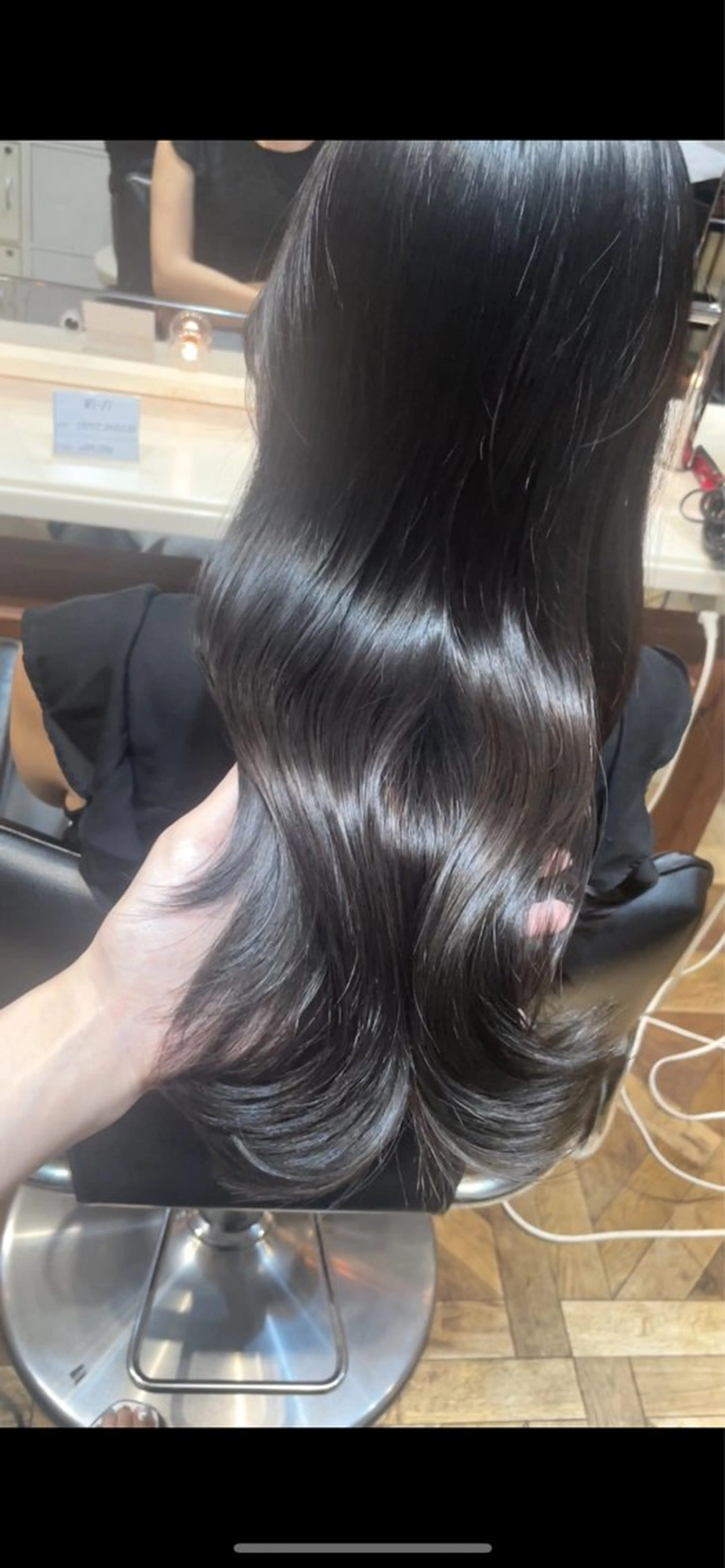 ロング カラー グラデーションカラー グレージュ カット ヘアカラー トリートメント BEBE所属・ブリーチなし 透明感カラーKANAのヘアスタイル